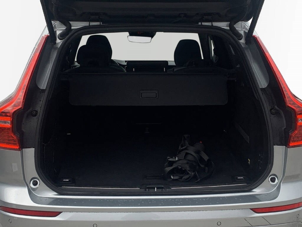 VOLVO XC60 2.0 T6 R-Design AWD-image-8