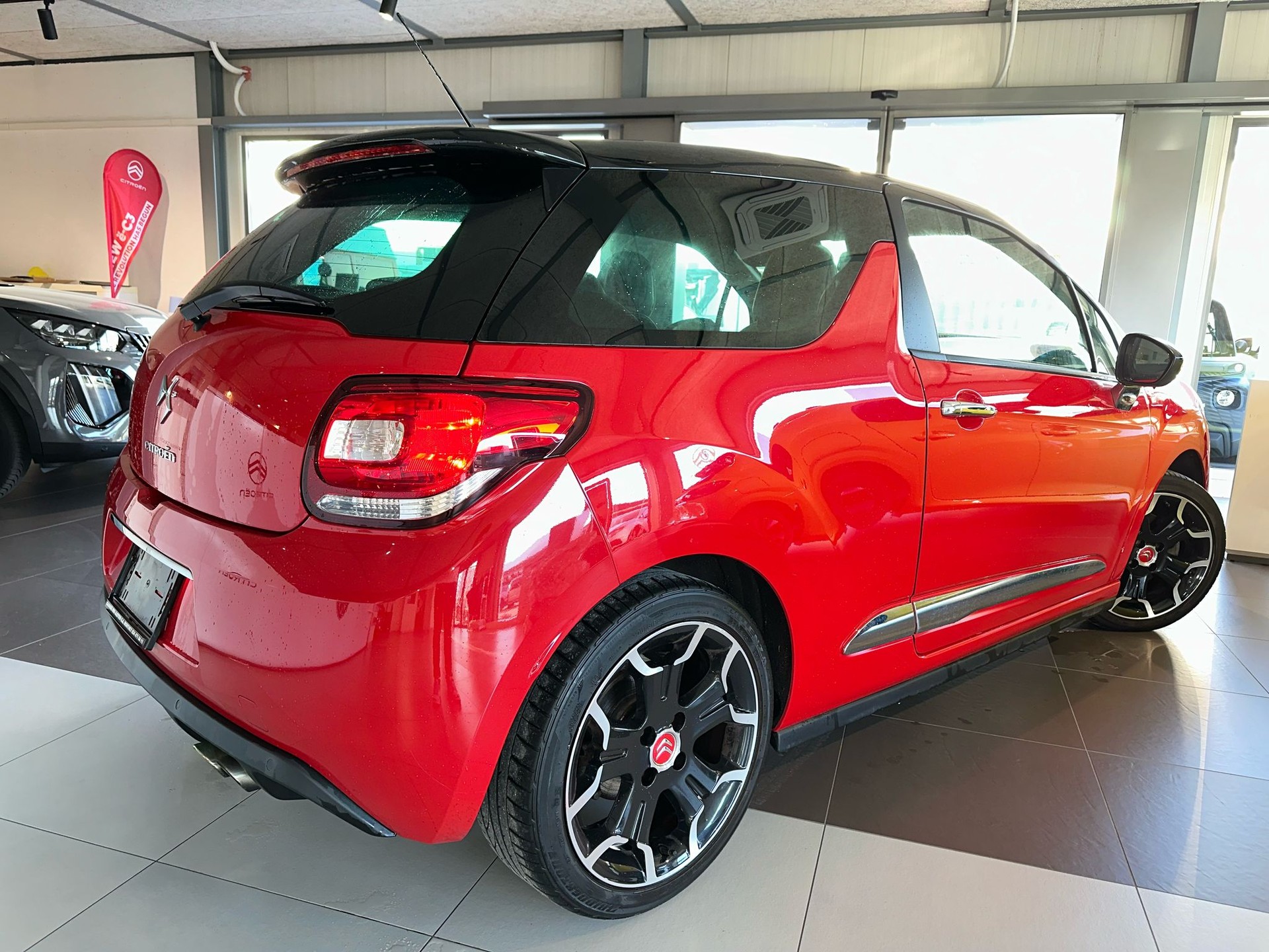 DS AUTOMOBILES DS3 1.6 THP Sport Chic Plus-showroom-element-2