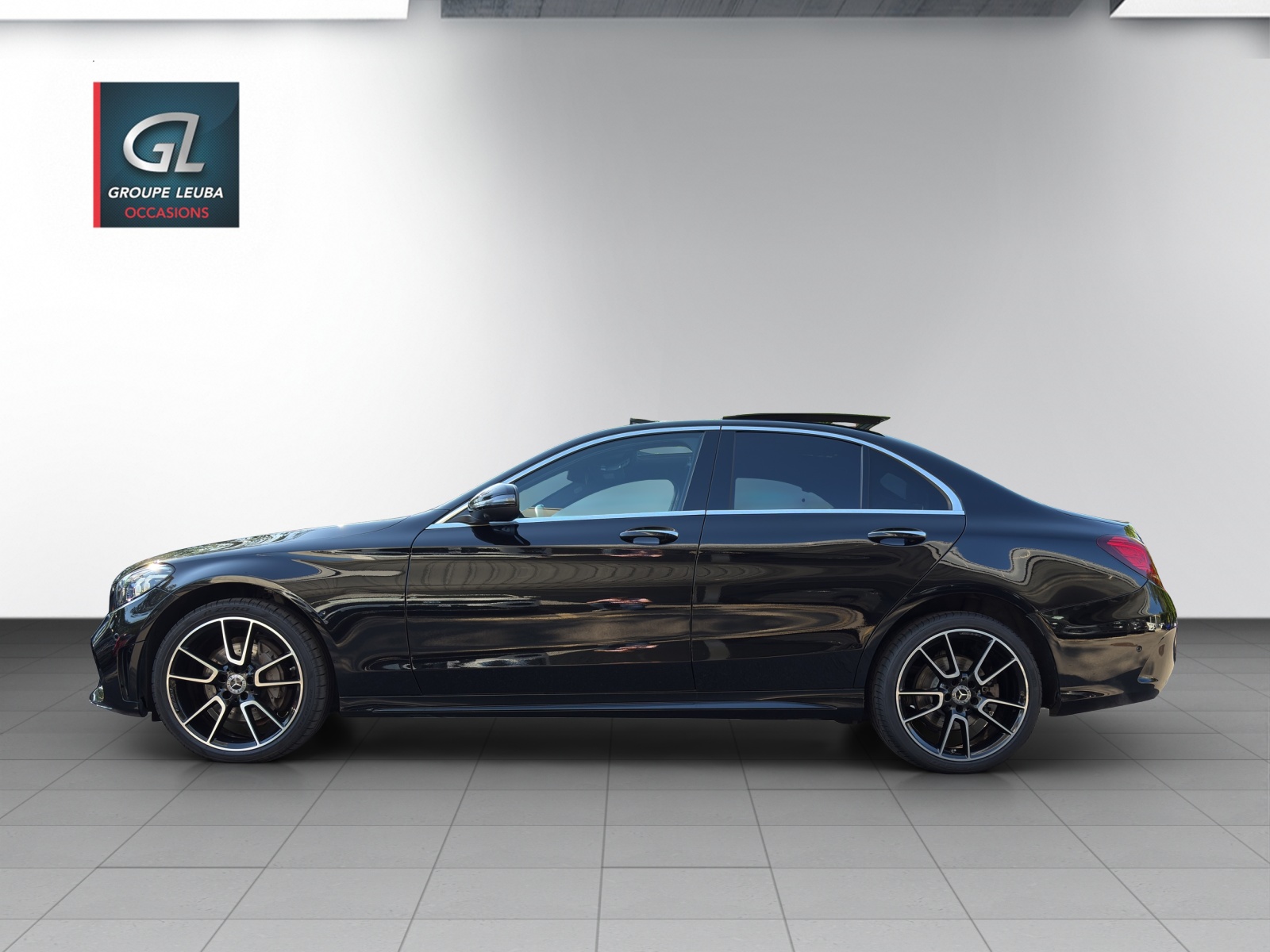 MERCEDES-BENZ C 200 4Matic AMG Line-showroom-element-3