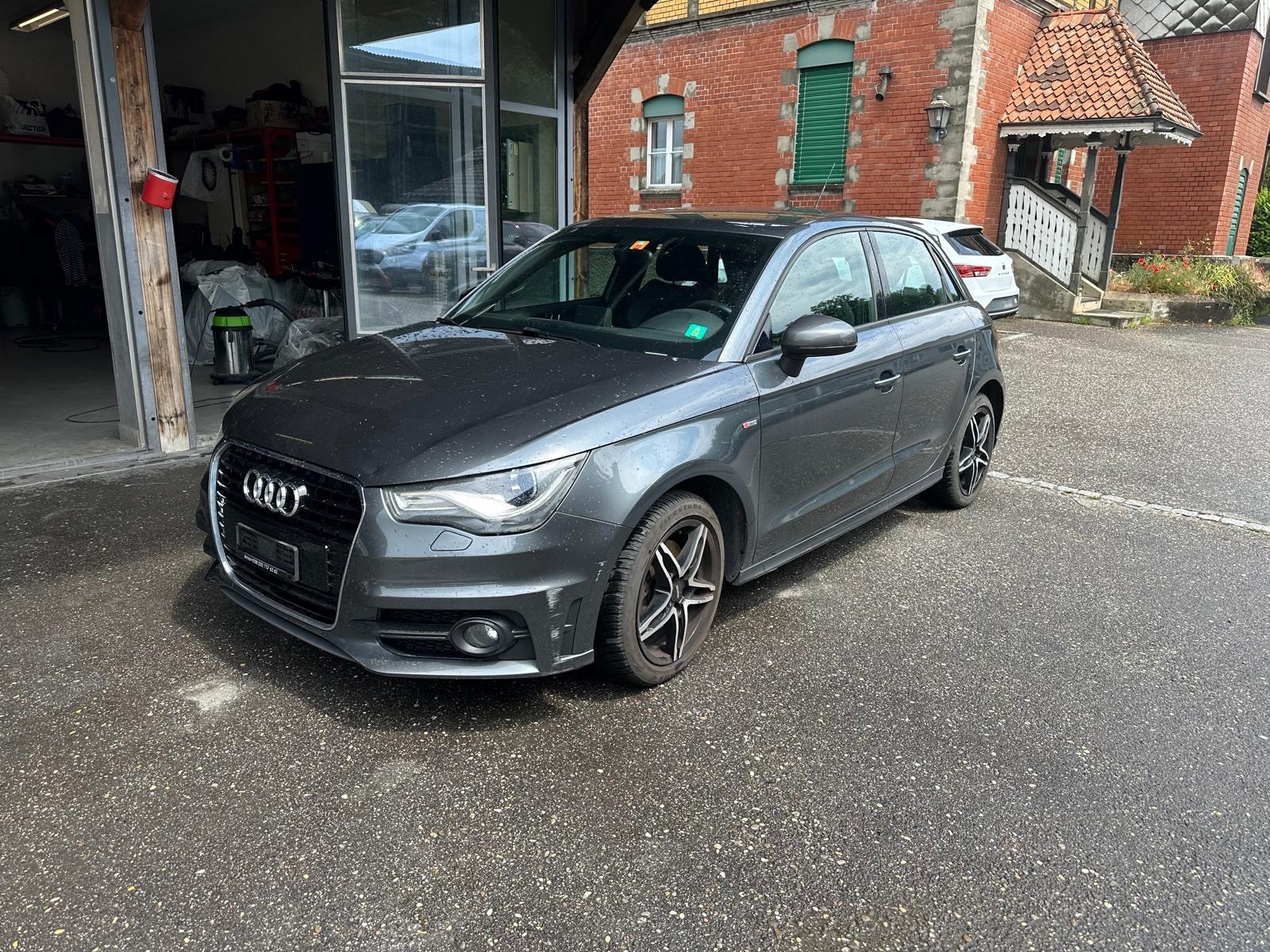 AUDI A1 Sportback Sport 1.4 TFSI Ambition S-tronic-showroom-element-1