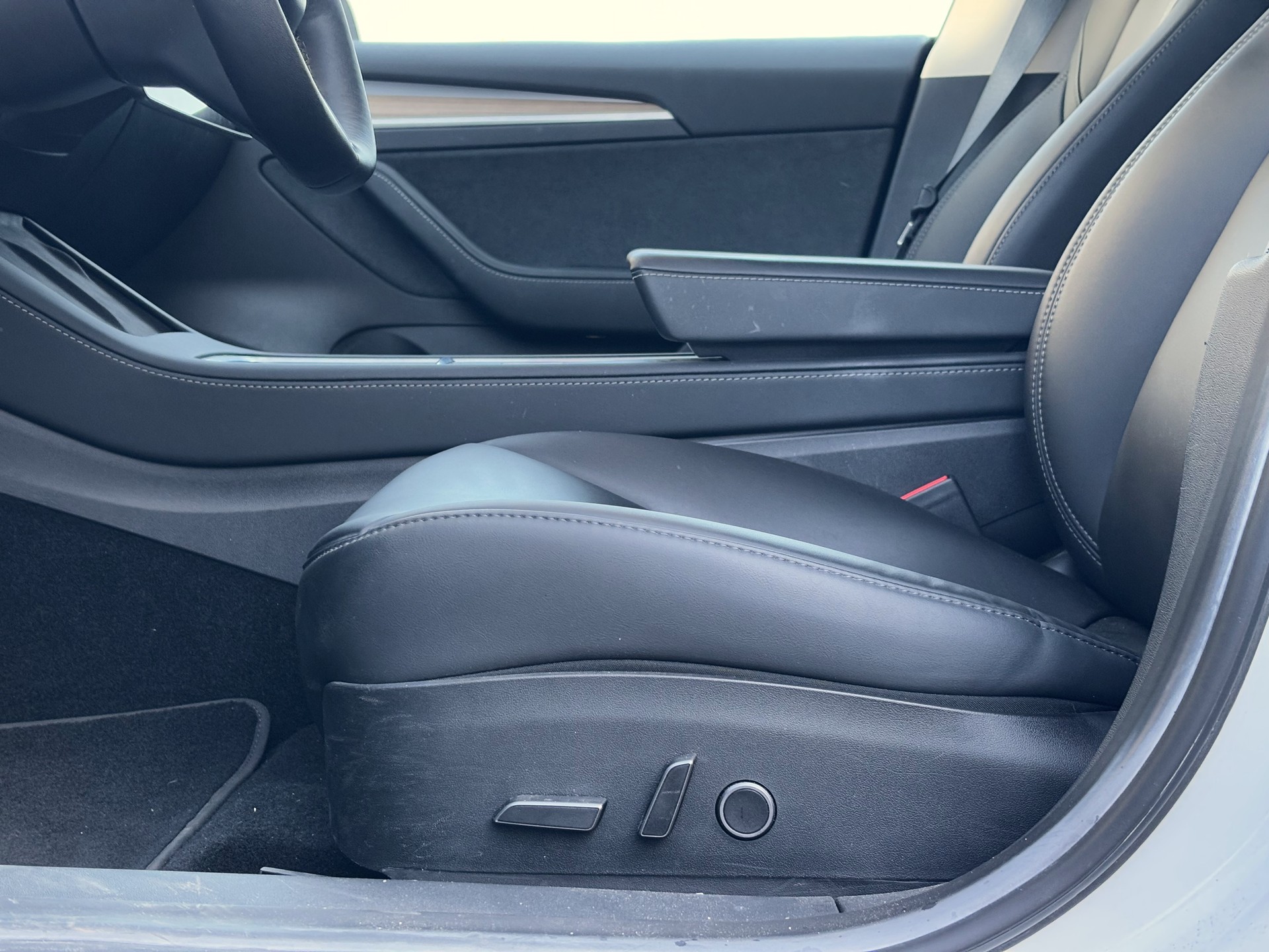 TESLA Model 3 Long Range Dual Motor AWD-image-11