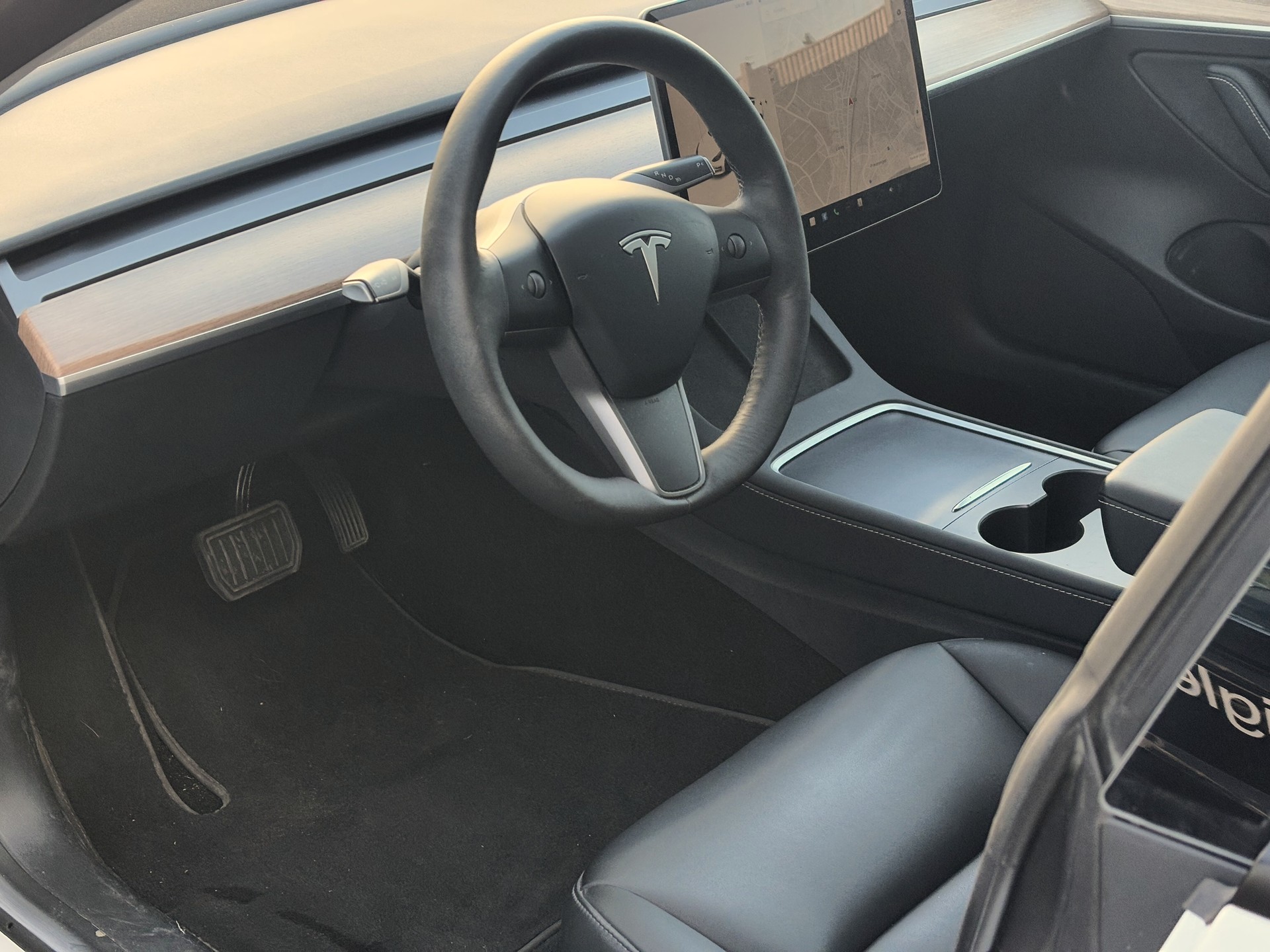 TESLA Model 3 Long Range Dual Motor AWD-image-9