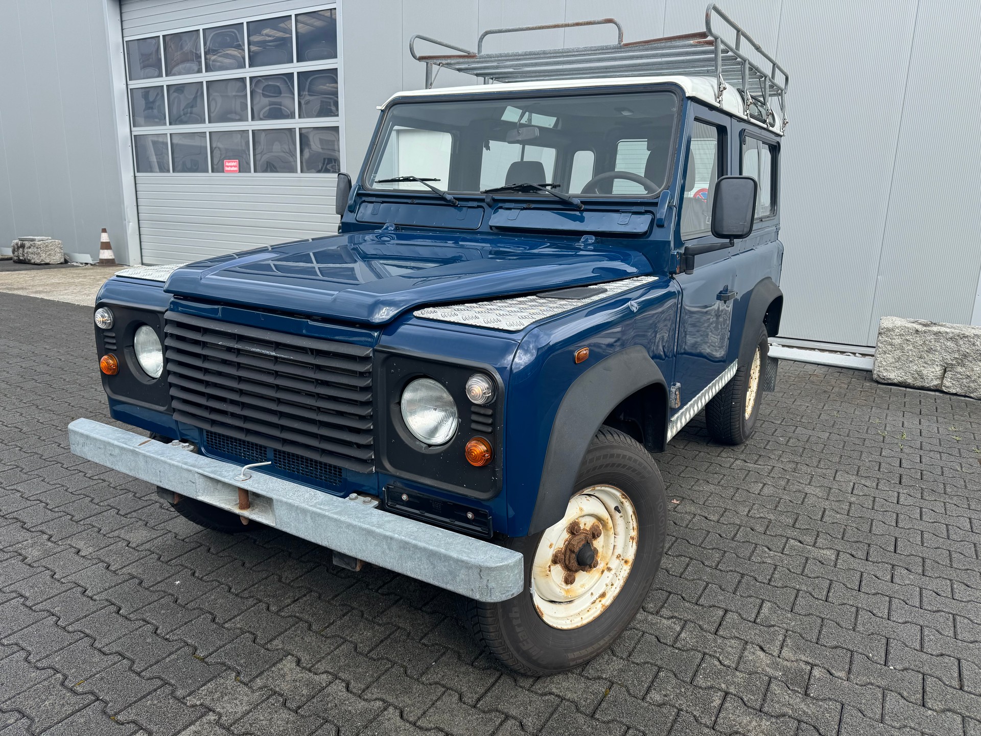 LAND ROVER Defender 90 SW 2.5 Td5