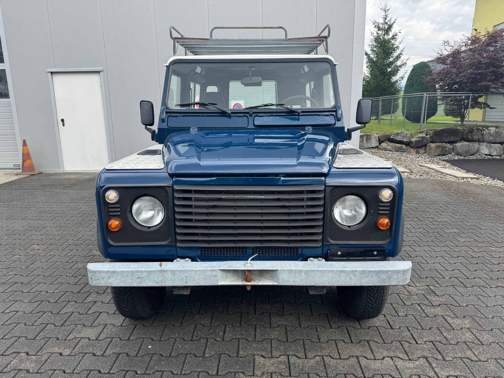 LAND ROVER Defender 90 SW 2.5 Td5-showroom-element-2
