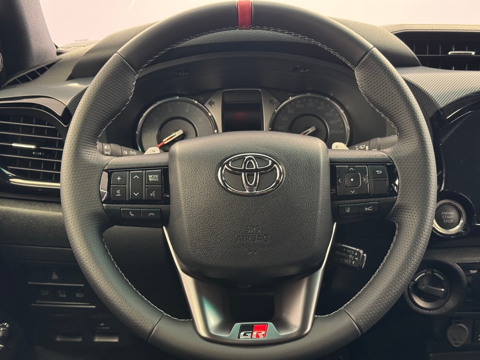 Hilux Double Cab 2.8 D 230 GR Sport II 4x4