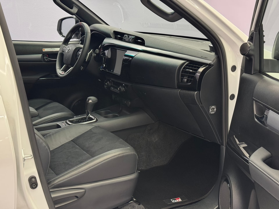 Hilux Double Cab 2.8 D 230 GR Sport II 4x4