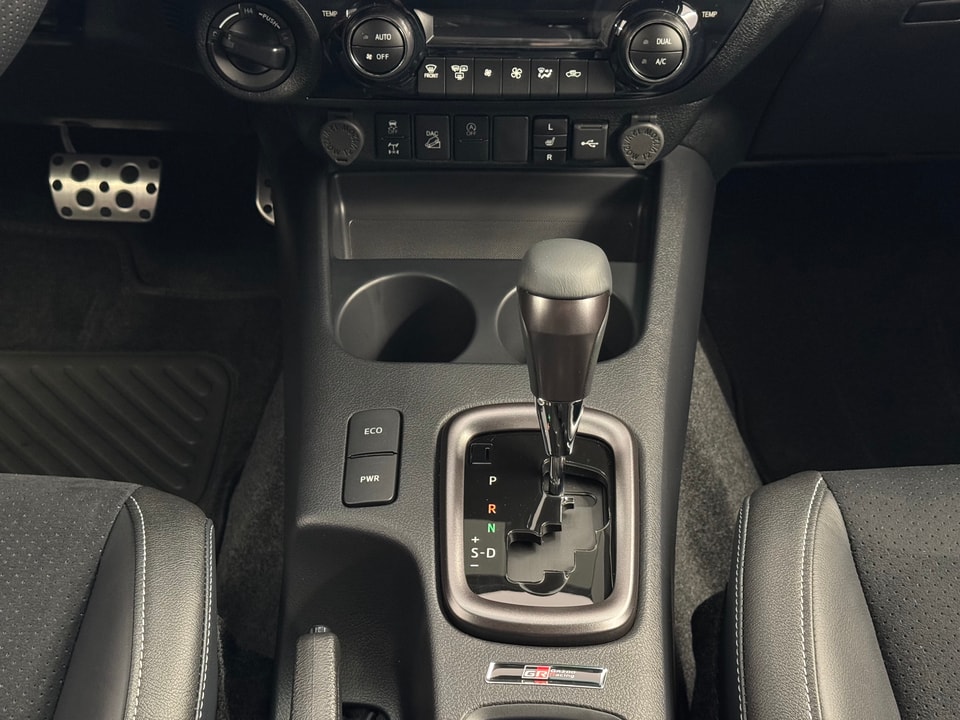 Hilux Double Cab 2.8 D 230 GR Sport II 4x4