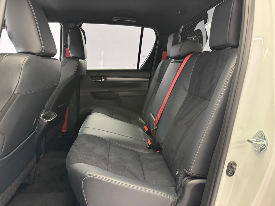 Hilux Double Cab 2.8 D 230 GR Sport II 4x4