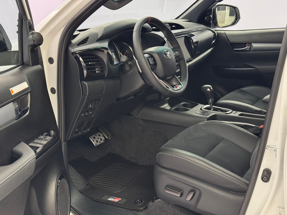 Hilux Double Cab 2.8 D 230 GR Sport II 4x4