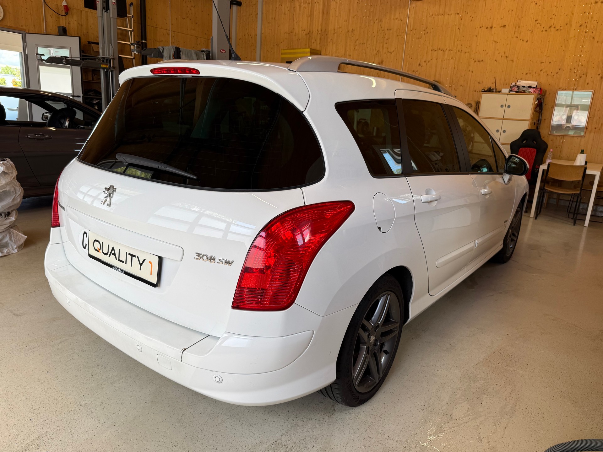 PEUGEOT 308 SW 1.6 16V Turbo Family-showroom-element-3