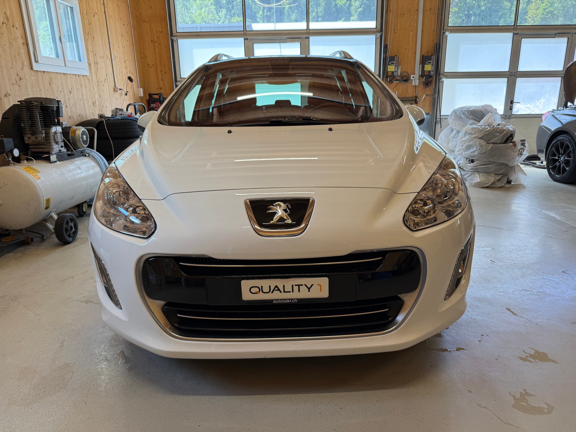 PEUGEOT 308 SW 1.6 16V Turbo Family-showroom-element-1