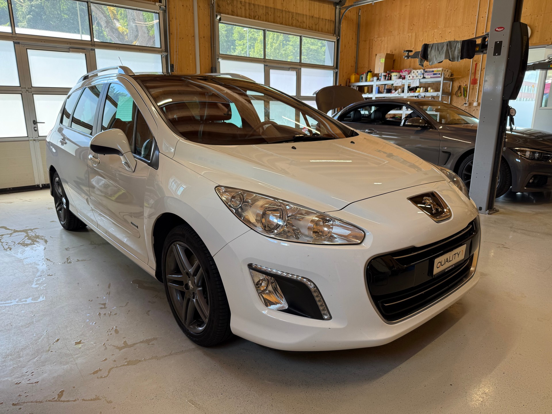 PEUGEOT 308 SW 1.6 16V Turbo Family-showroom-element-2