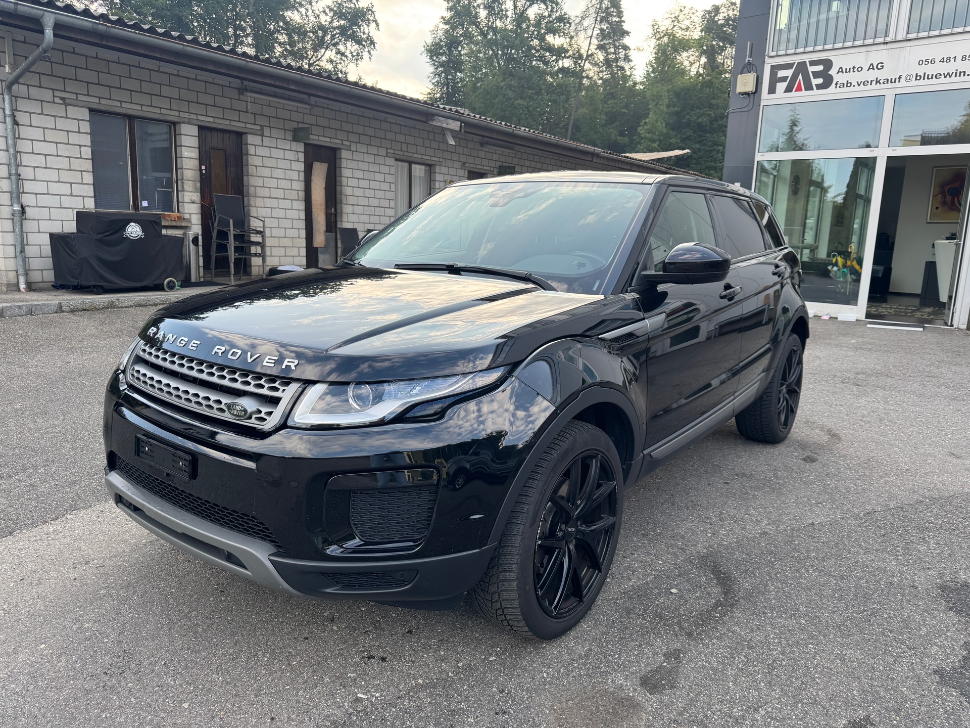 LAND ROVER Range Rover Evoque 2.0 TD4 SE Advantage AT9-showroom-element-2