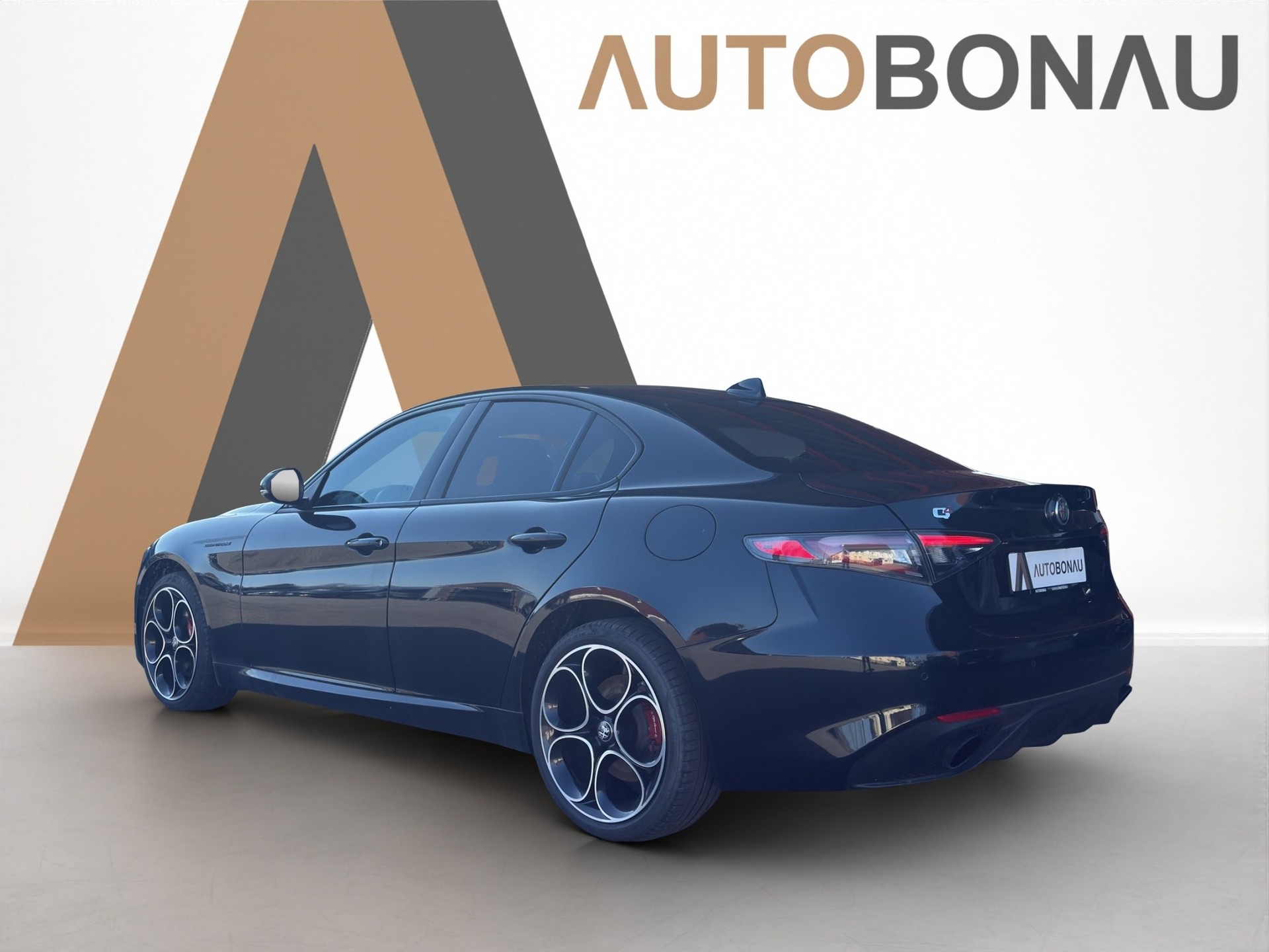 ALFA ROMEO Giulia 2.0 Q4 Competizione-showroom-element-2
