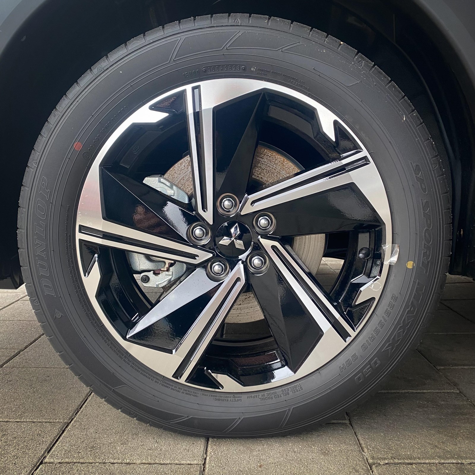 MITSUBISHI Eclipse Cross 2.4 PHEV Instyle+ 4x4-showroom-element-2