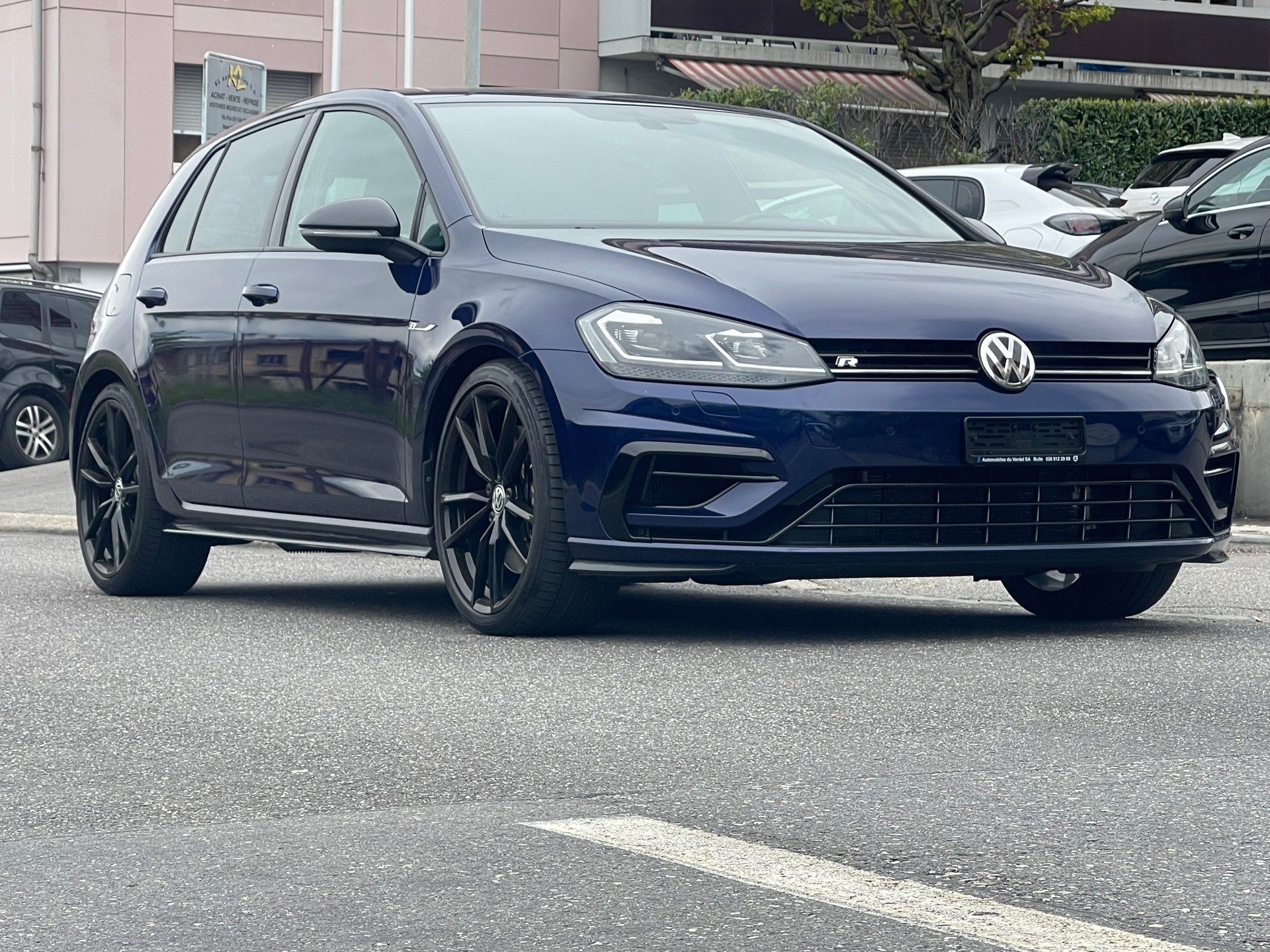 VW Golf 2.0 TSI R 4Motion DSG-showroom-element-3
