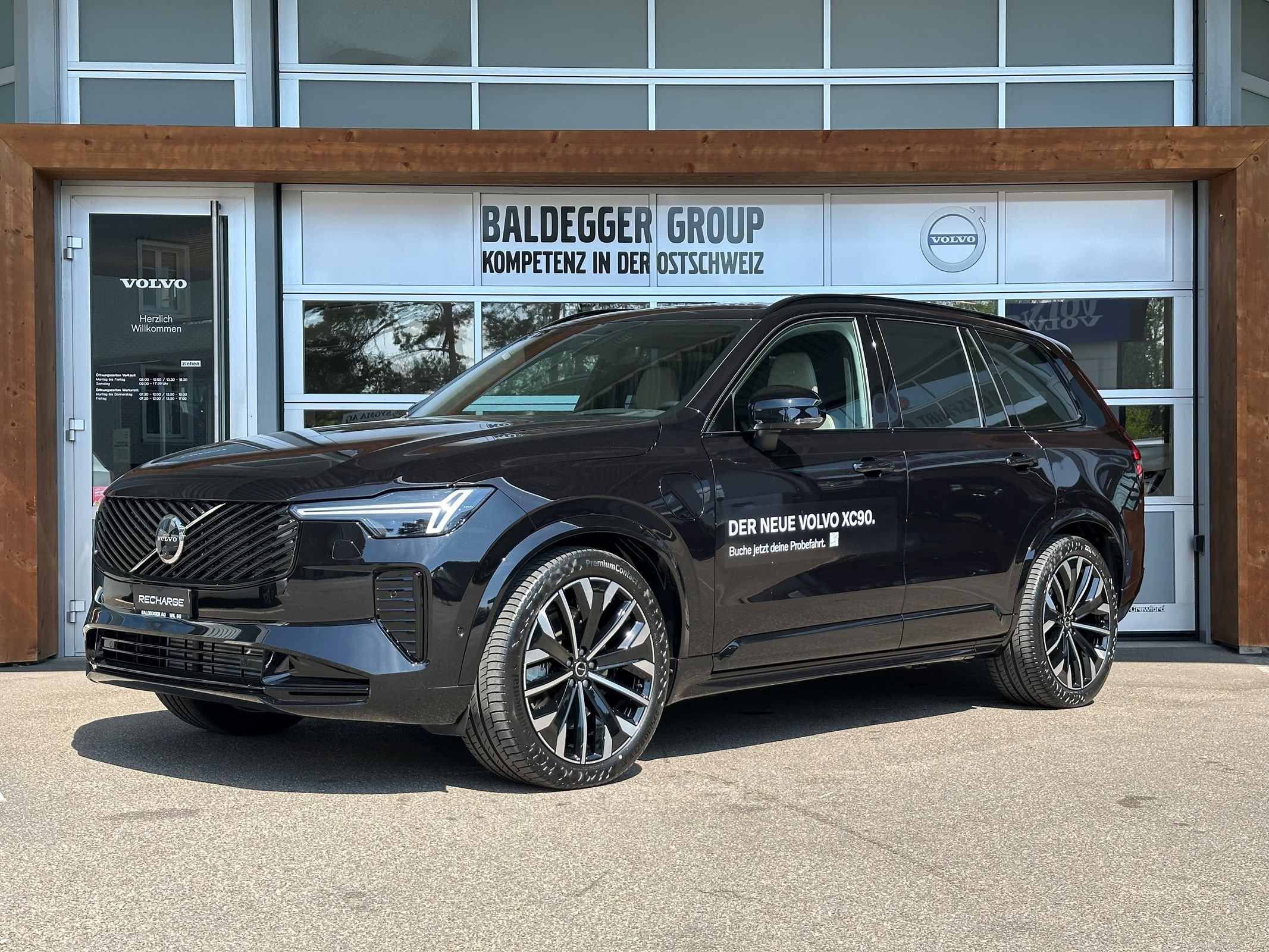 VOLVO XC90 2.0 (SUV / Geländewagen) Volvo VOLVO XC90 2.0 (SUV / Geländewagen)