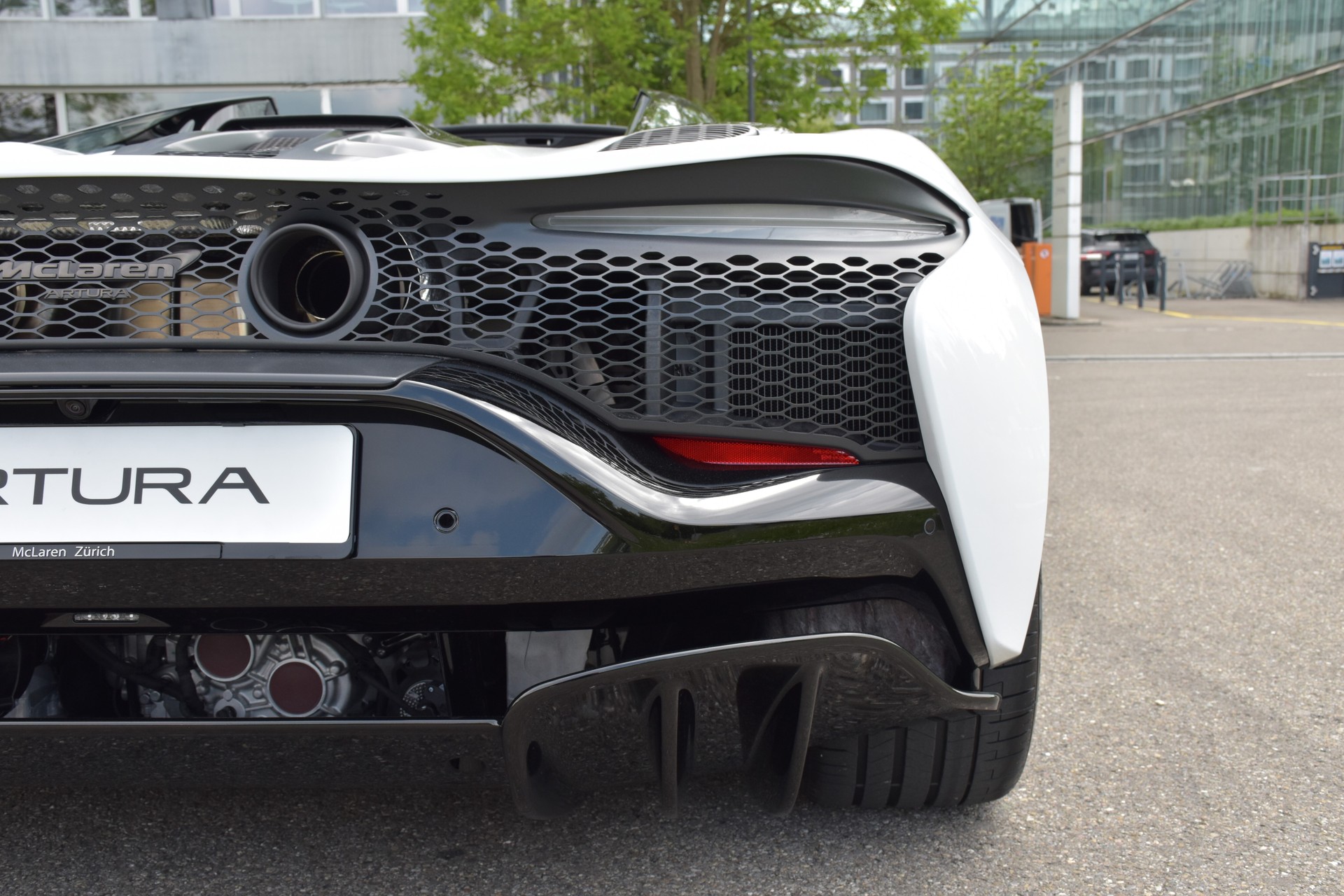 McLAREN ARTURA SPIDER MY25 Performance 3.0 V6 Plug-in Hybrid SSG-image-19