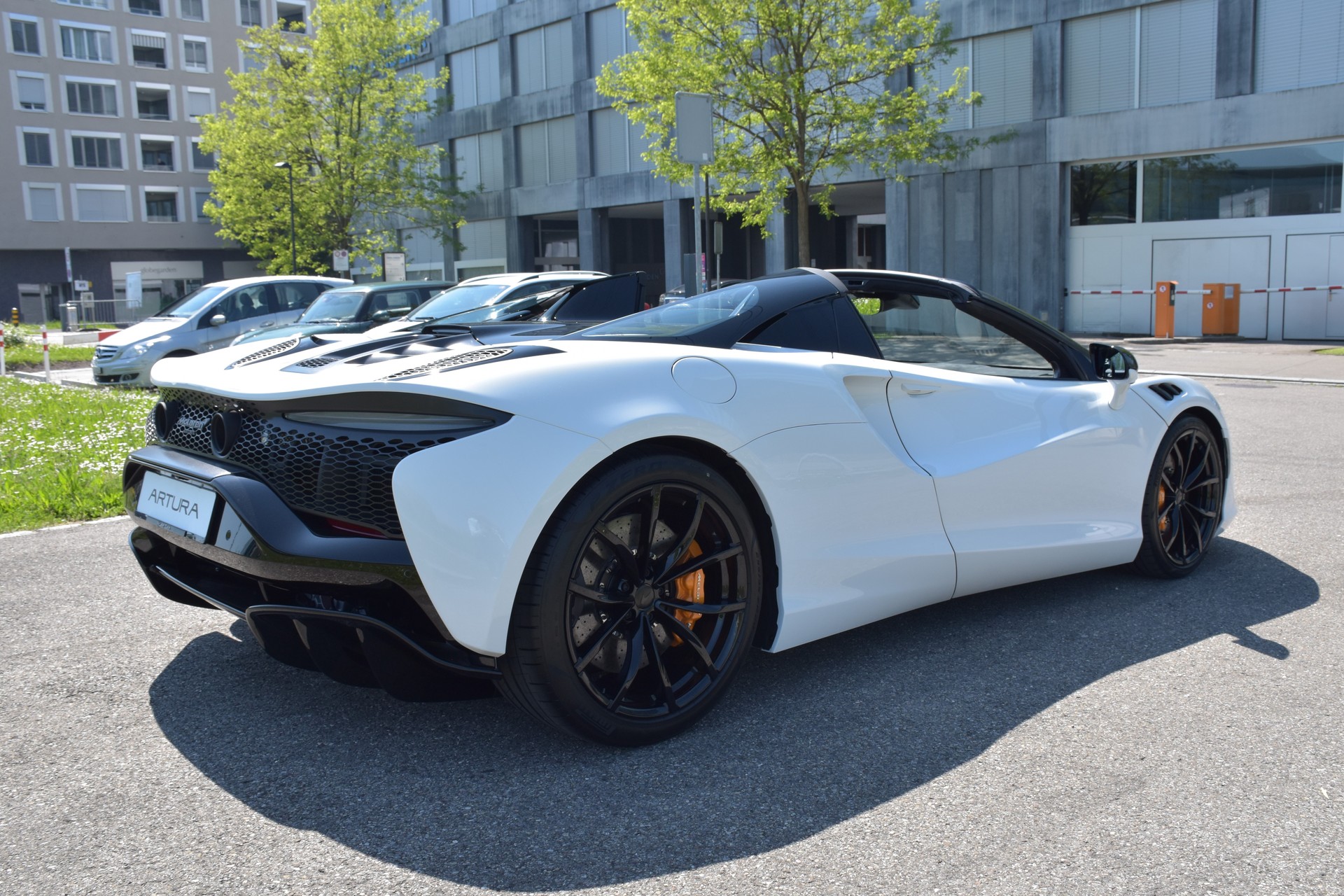 McLAREN ARTURA SPIDER MY25 Performance 3.0 V6 Plug-in Hybrid SSG-image-9