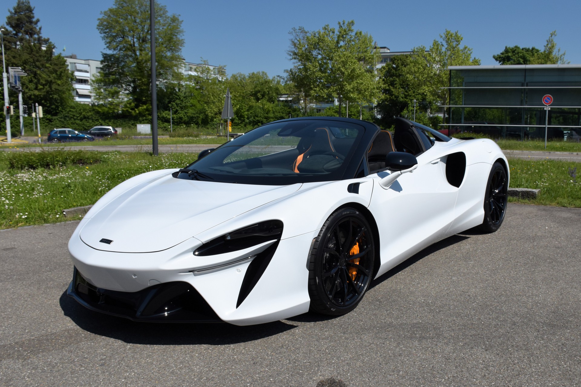 McLAREN ARTURA SPIDER MY25 Performance 3.0 V6 Plug-in Hybrid SSG-showroom-element-2