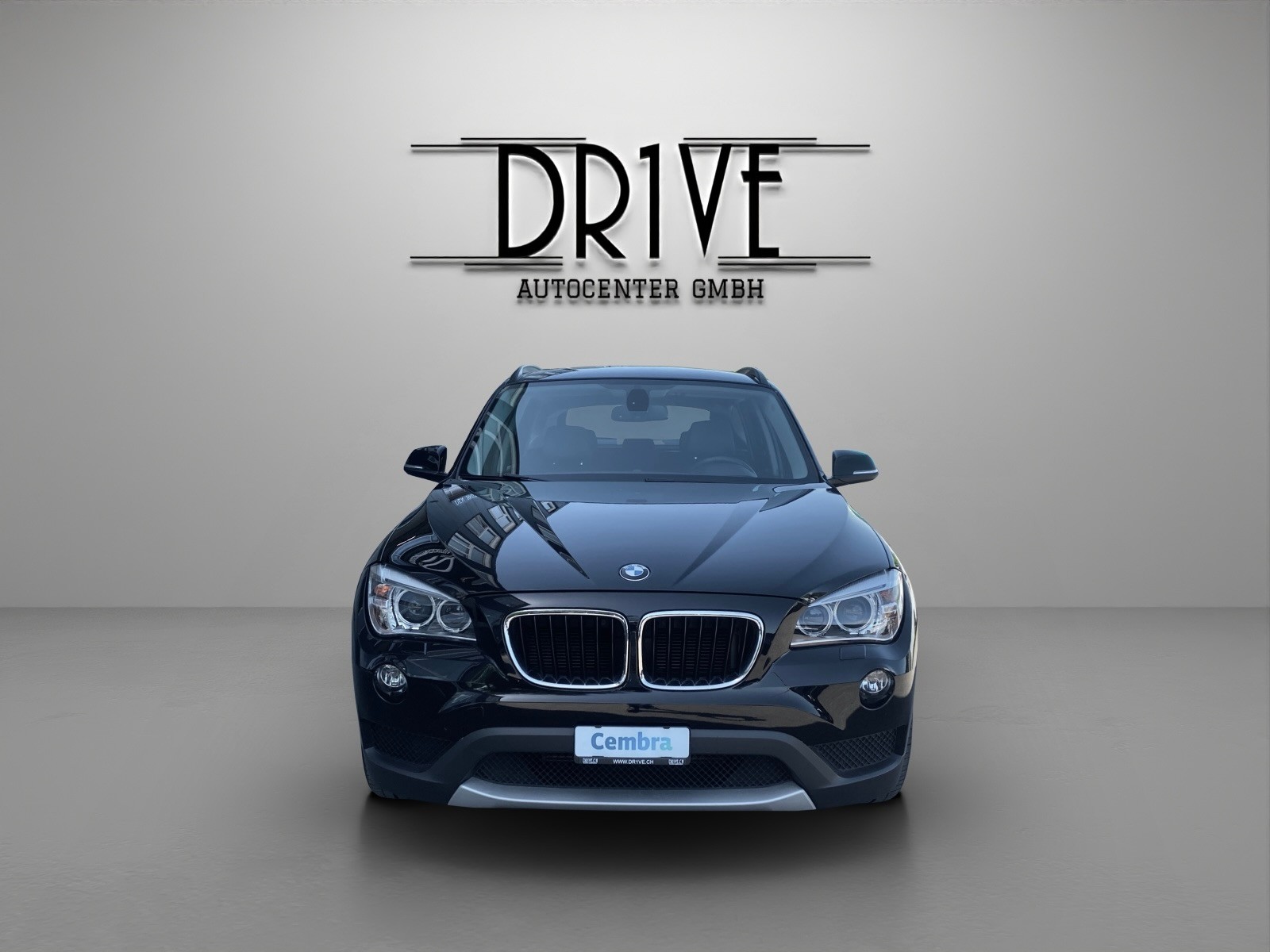 BMW X1 xDrive 18d Steptronic-showroom-element-1