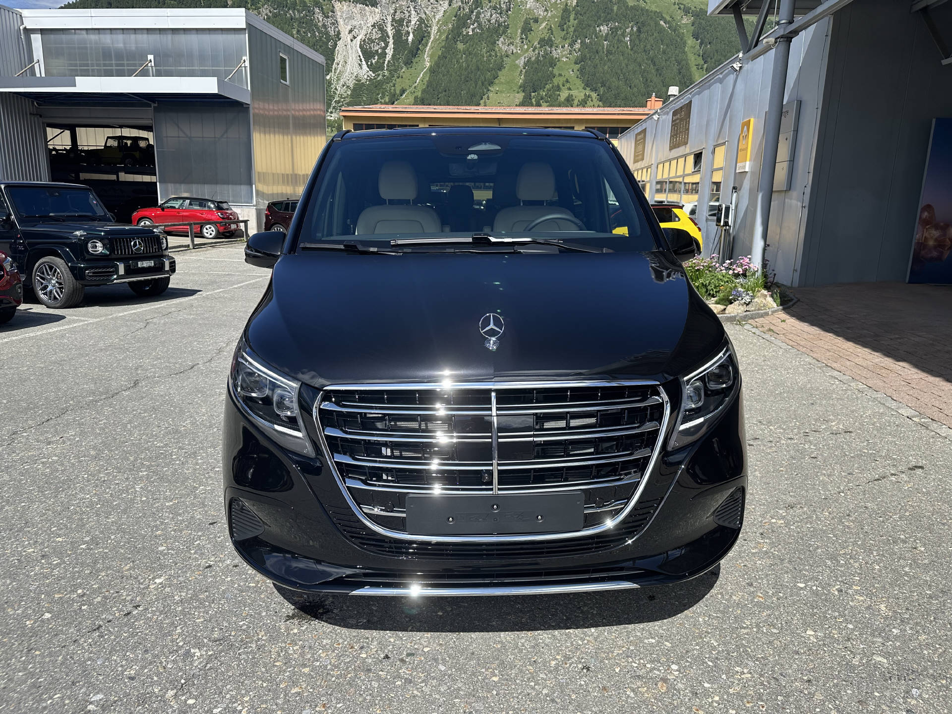 MERCEDES-BENZ V 300 d Exclusive extra lang 4Matic-showroom-element-3