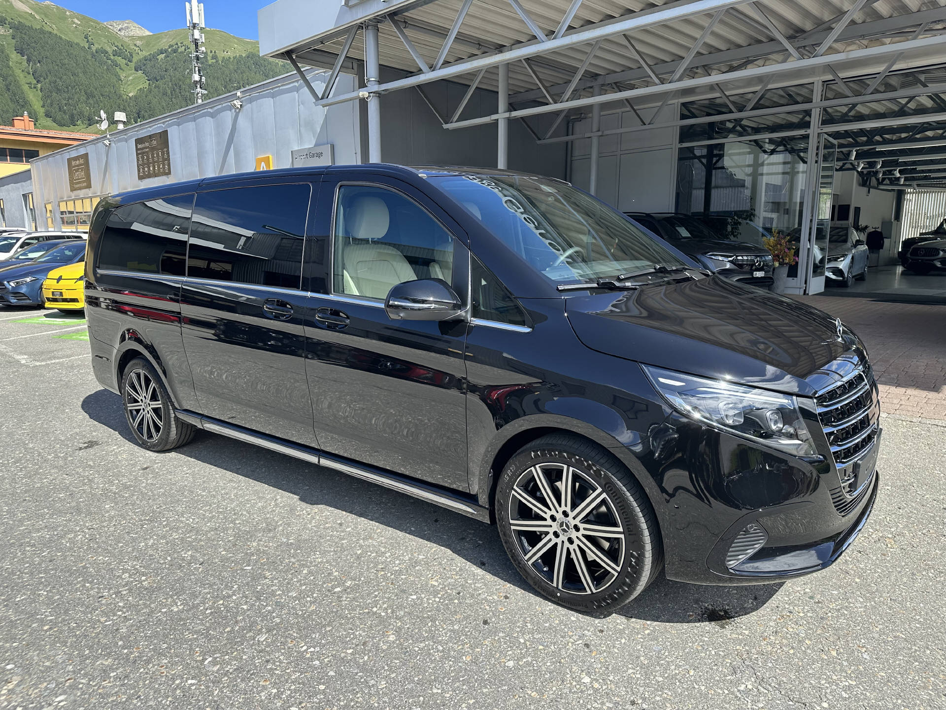 MERCEDES-BENZ V 300 d Exclusive extra lang 4Matic-showroom-element-2