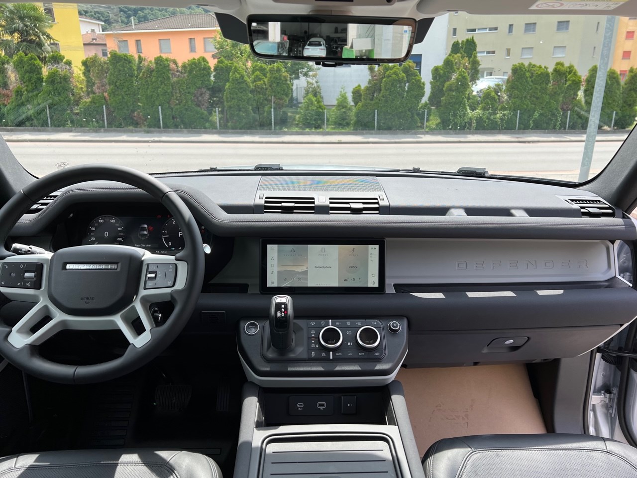 LAND ROVER Defender 90 3.0D I6 250 XS AT8-image-5