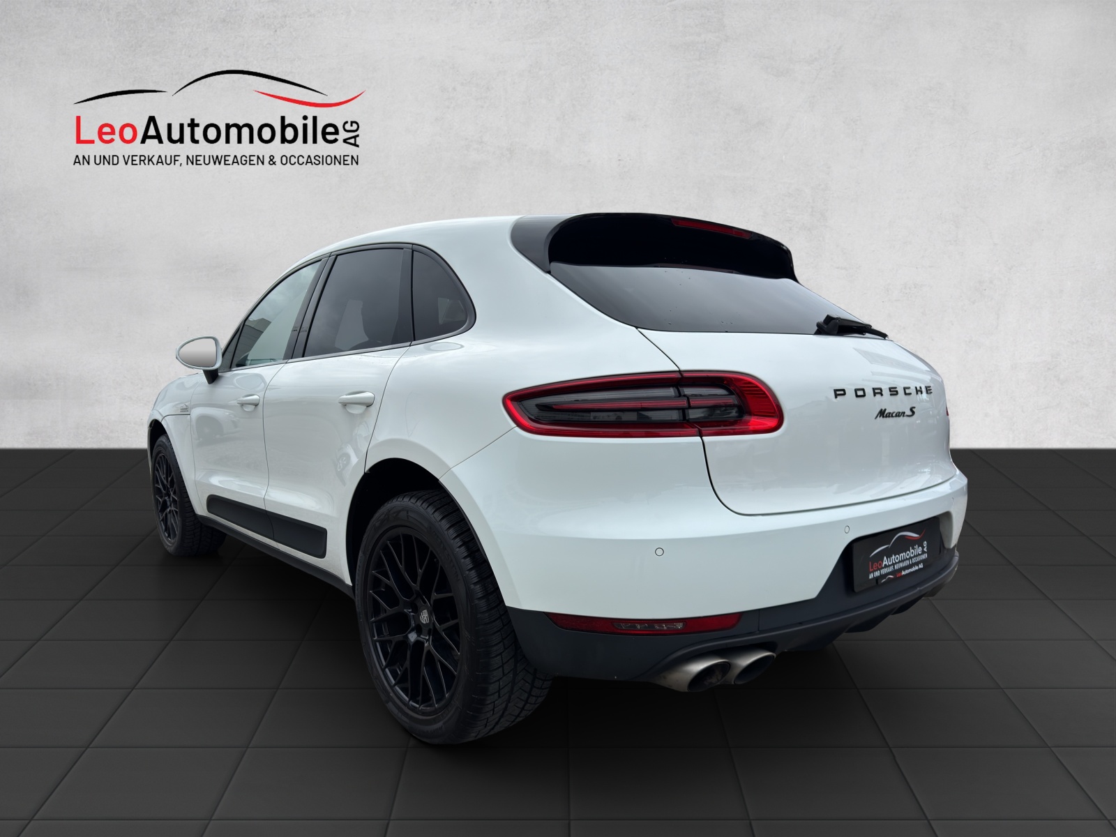 PORSCHE S DIESEL-showroom-element-2