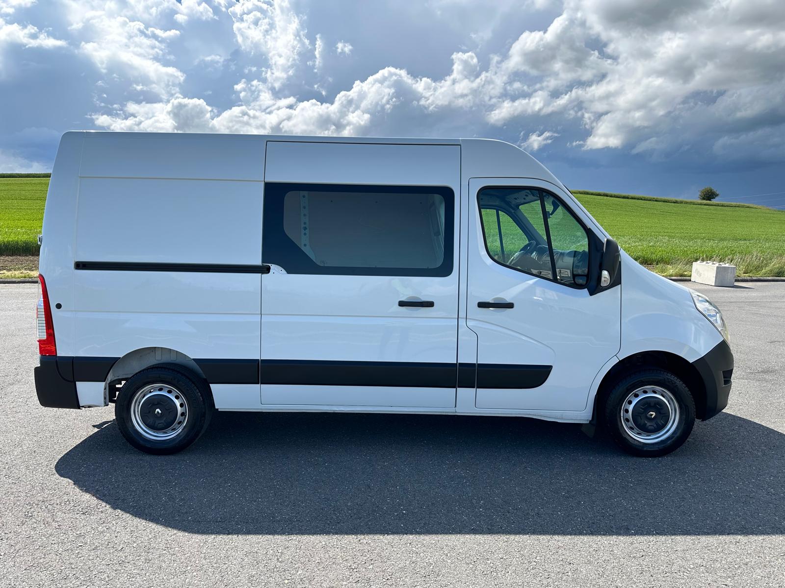 RENAULT Master T35 2.3dCi L2H2-showroom-element-3