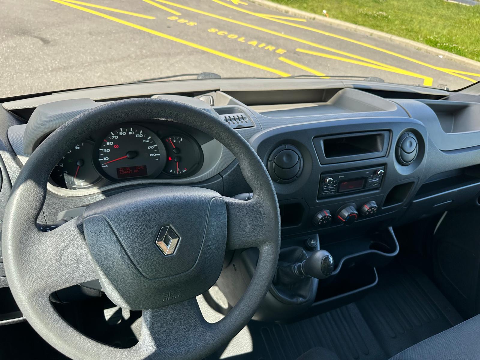 RENAULT Master T35 2.3dCi L2H2-showroom-element-2