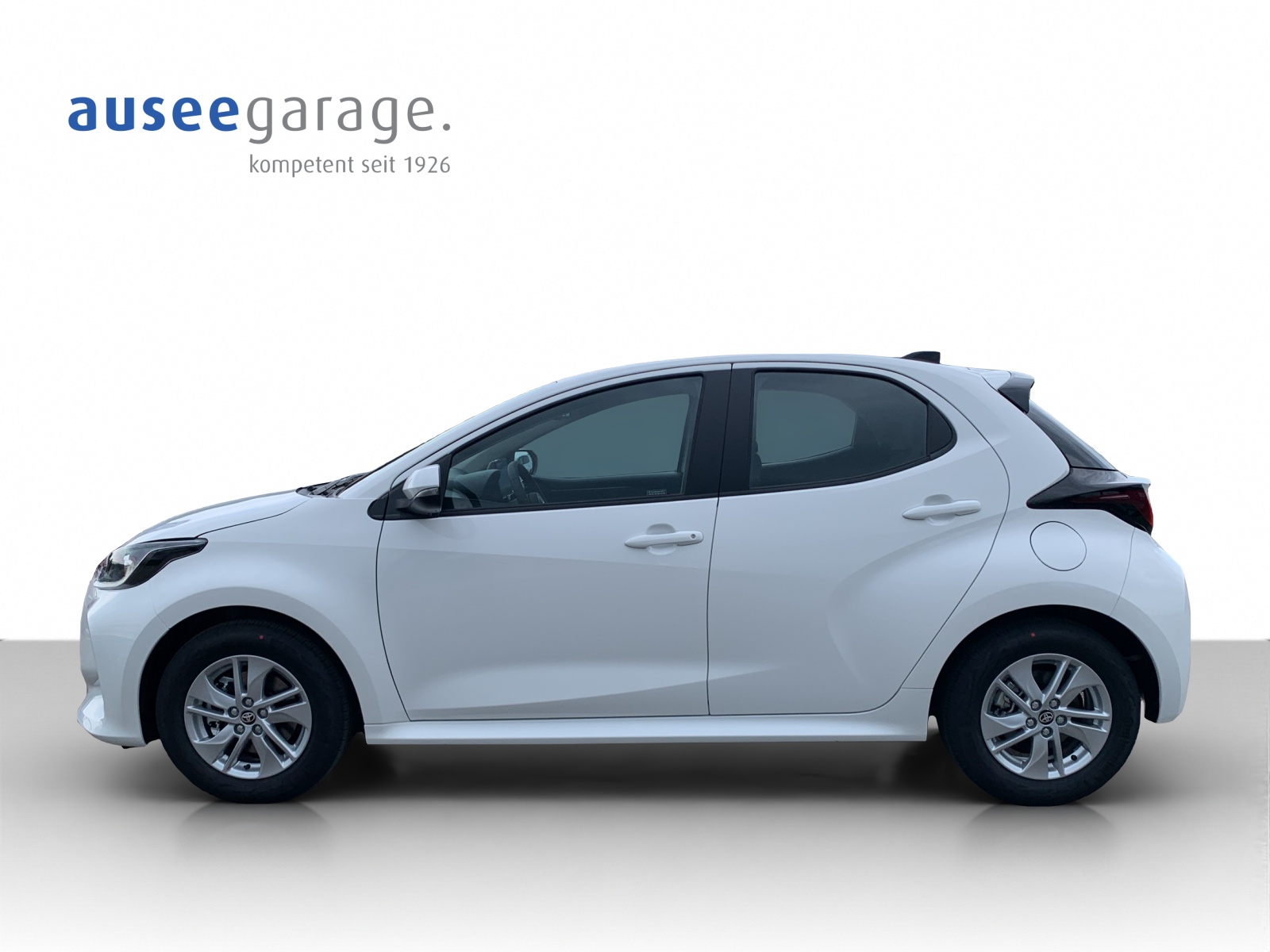 TOYOTA Yaris 1.5 HSD Comfort-showroom-element-1