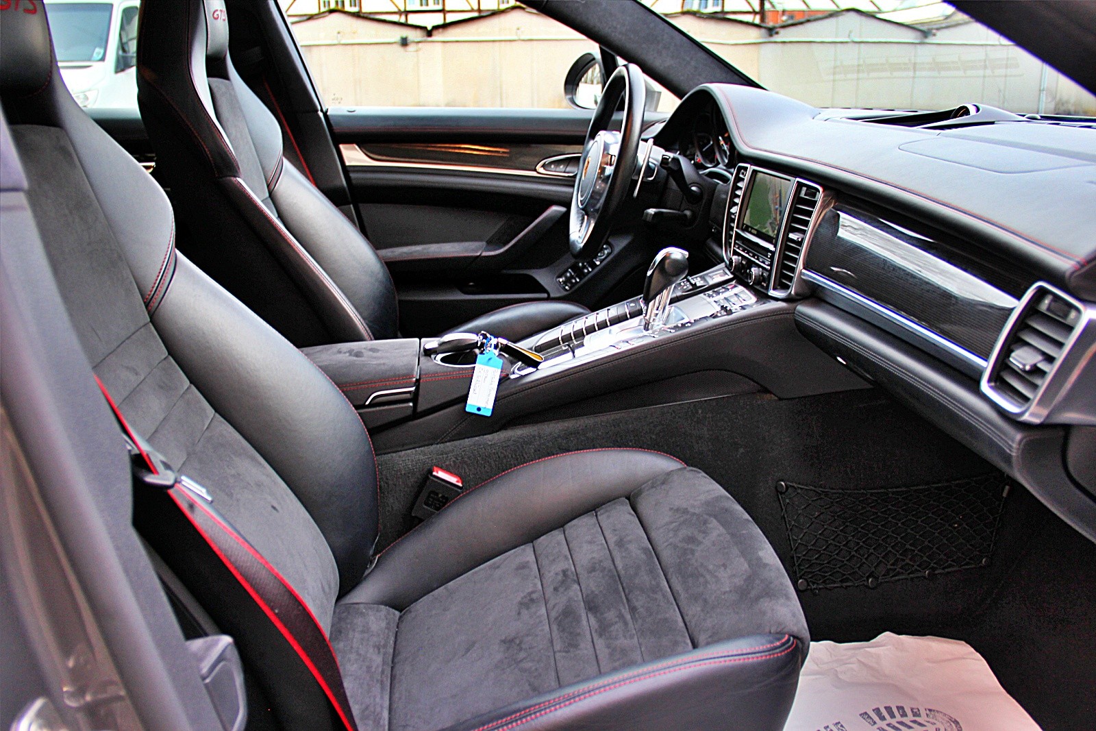 PORSCHE Panamera GTS 4.8 PDK-image-12