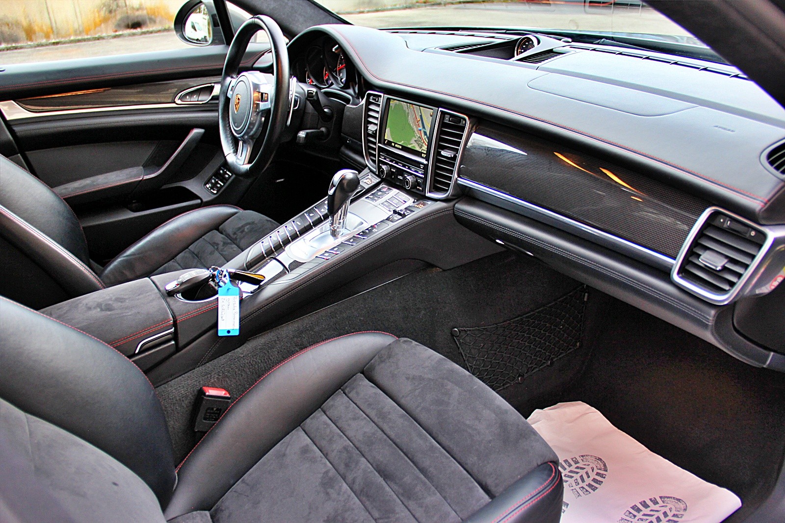 PORSCHE Panamera GTS 4.8 PDK-image-11