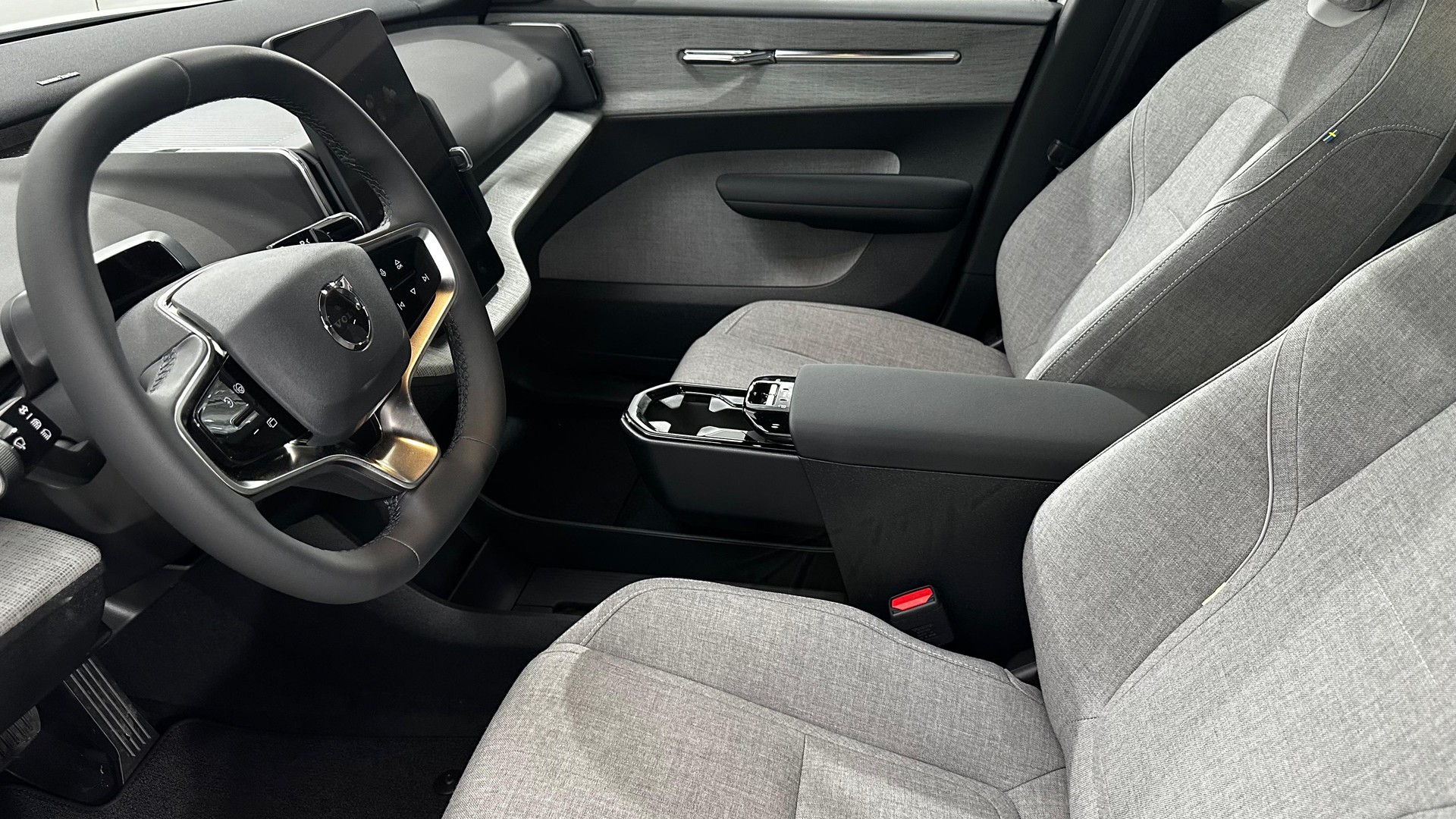 VOLVO EX 30-showroom-element-3