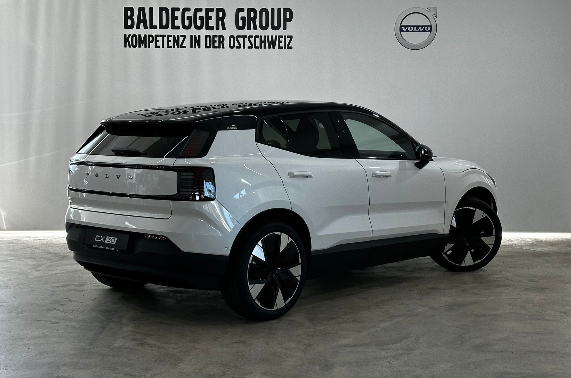 VOLVO EX 30-showroom-element-2