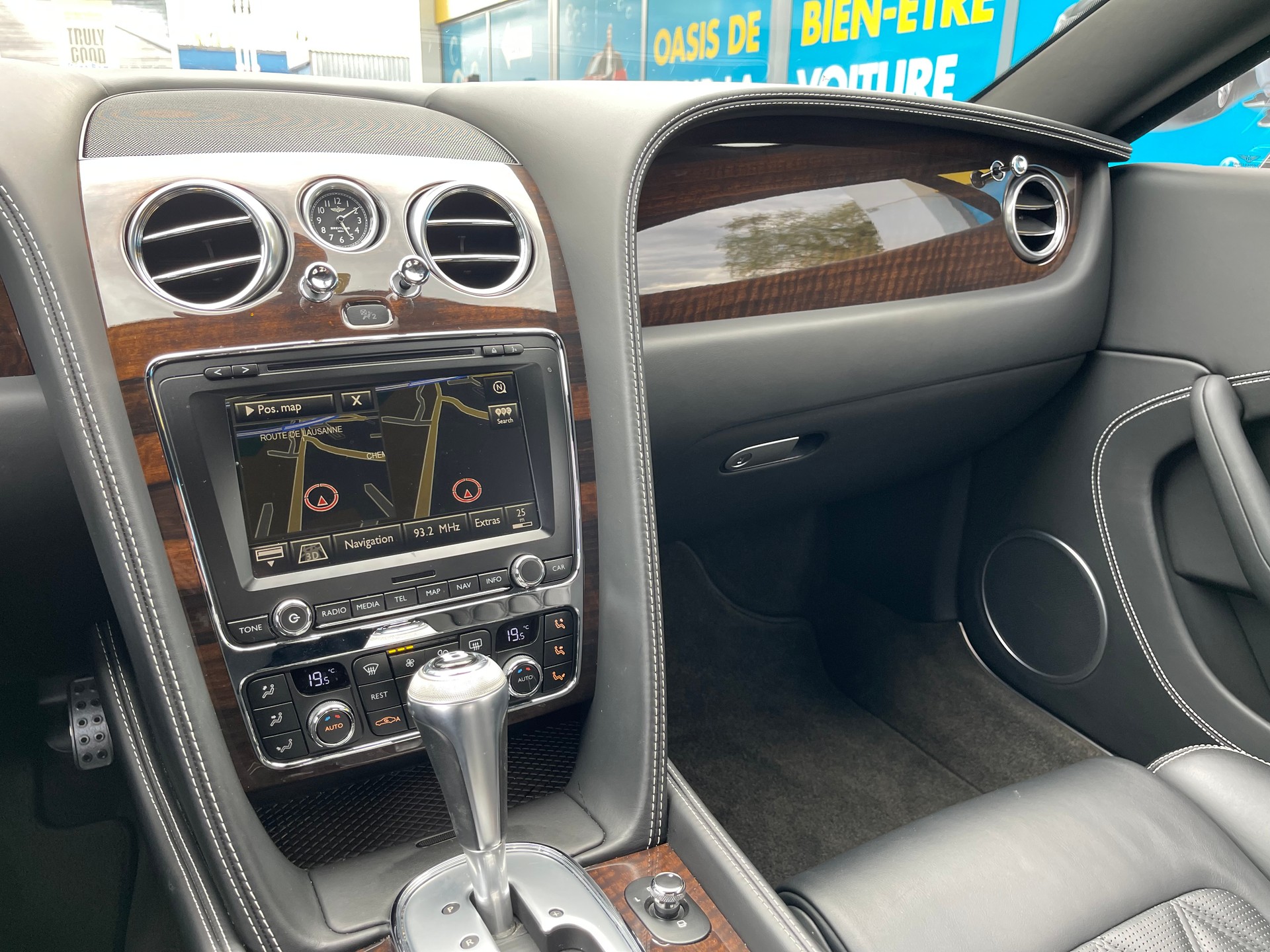 BENTLEY Continental GTC 4.0 V8-image-10