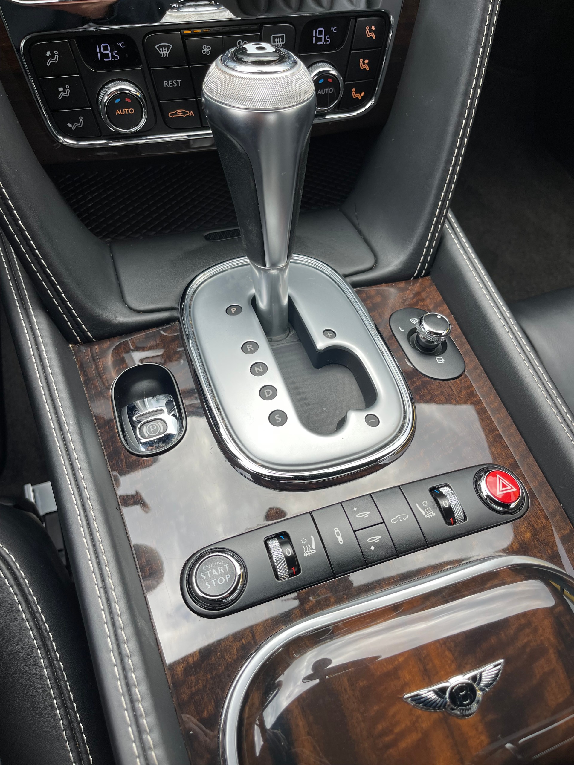 BENTLEY Continental GTC 4.0 V8-image-12