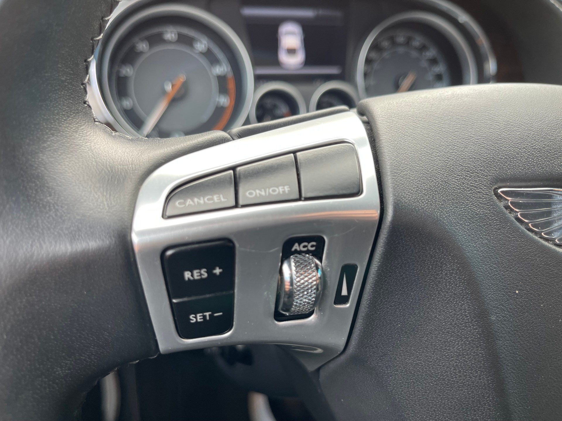 BENTLEY Continental GTC 4.0 V8-image-13