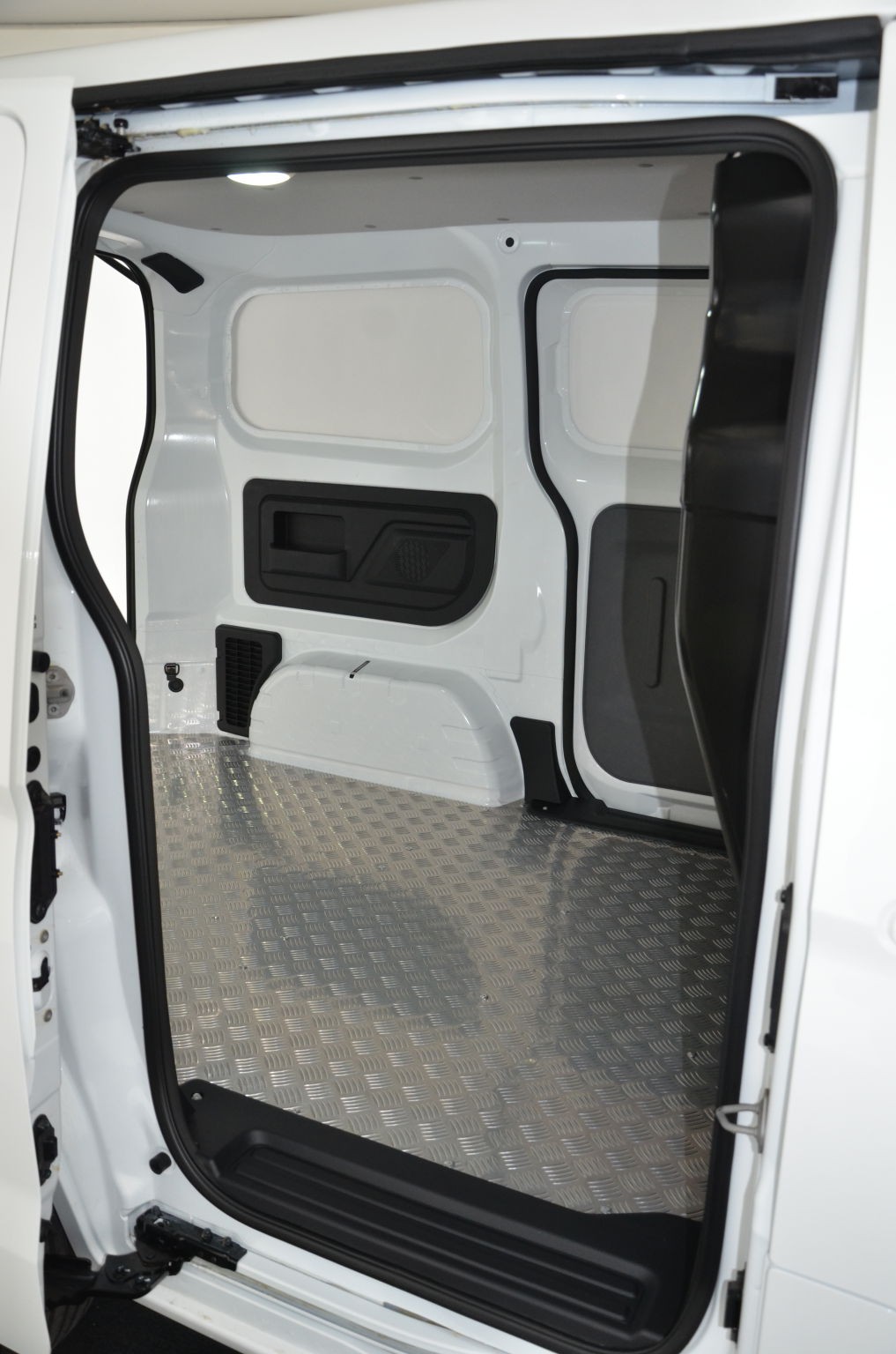 BYD ETP3-image-26