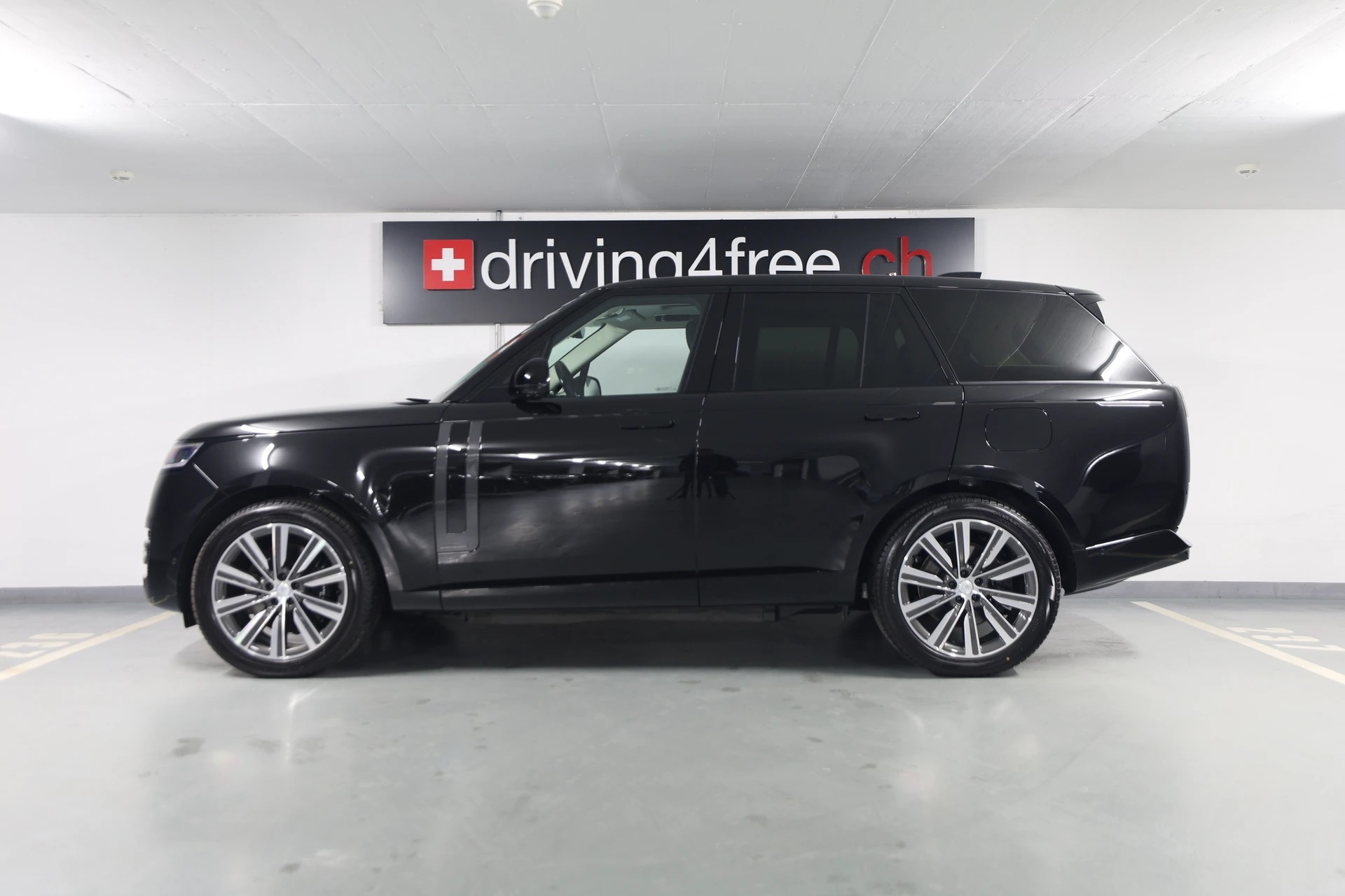 LAND ROVER Range Rover P550e Si6 PHEV Autobiography Automatic-showroom-element-1