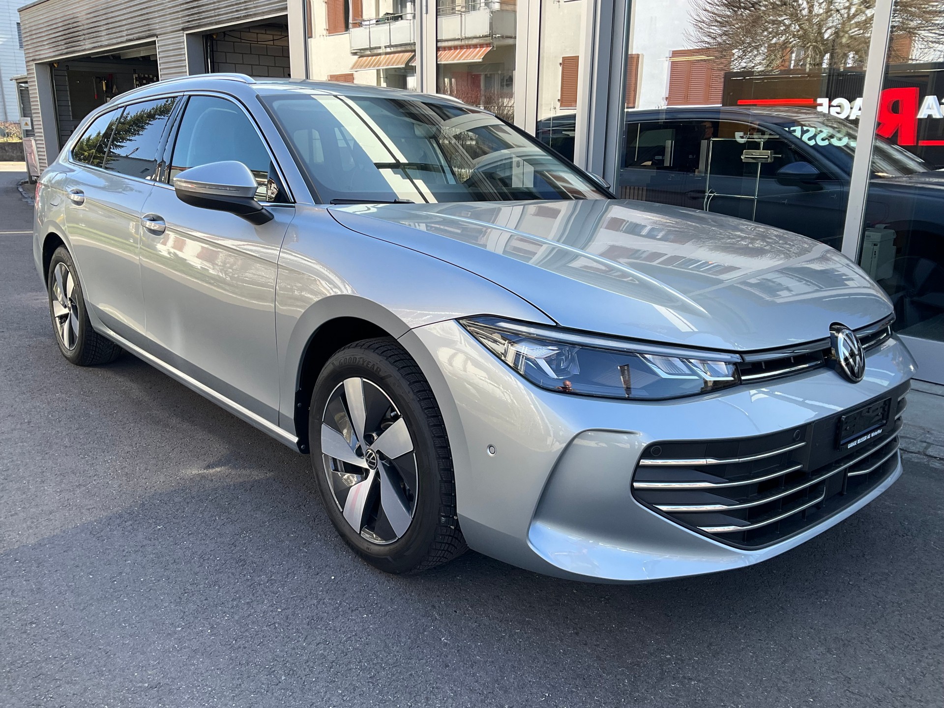 VW PASSAT Variant 1.5 TSI eHybrid 150 kW Business *** 5 JAHRE VW WERKSGARANTIE & ANHÄNGEKUPPLUNG ***-showroom-element-2