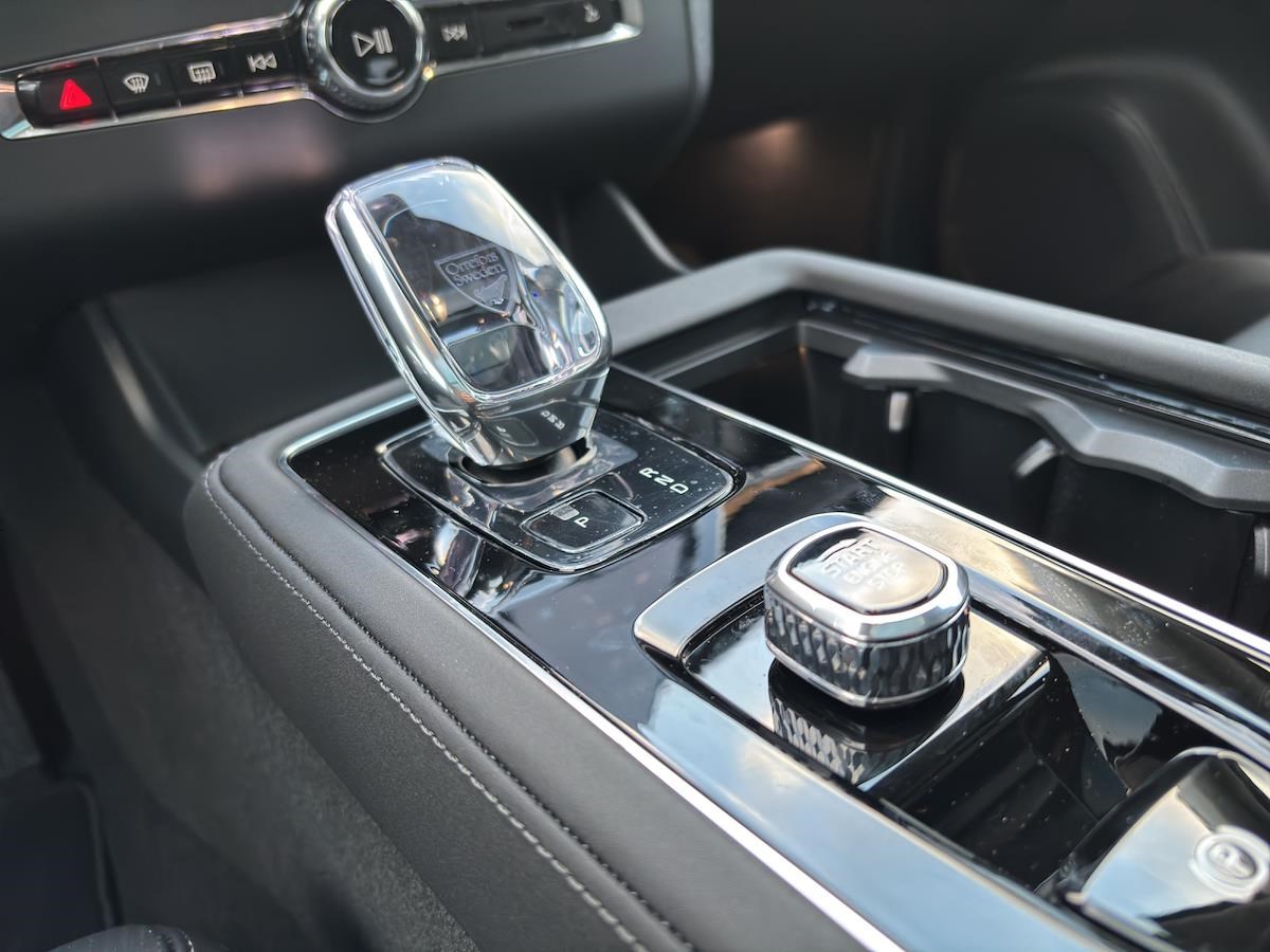 VOLVO XC90 2.0 T8 TE Ultra Dark eAWD-image-14