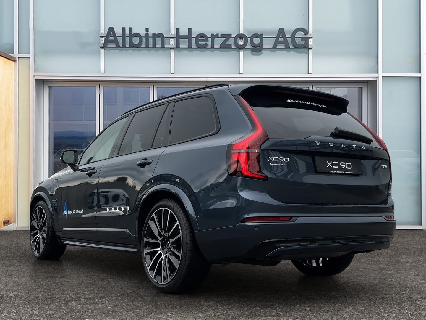 VOLVO XC90 2.0 T8 TE Ultra Dark eAWD-showroom-element-2