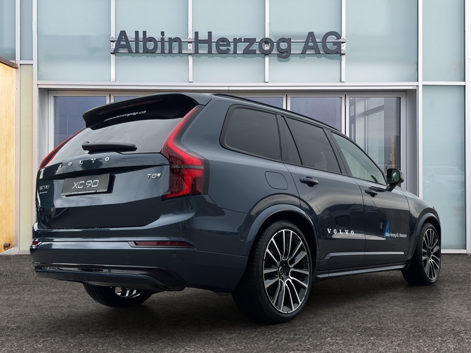 VOLVO XC90 2.0 T8 TE Ultra Dark eAWD-showroom-element-3