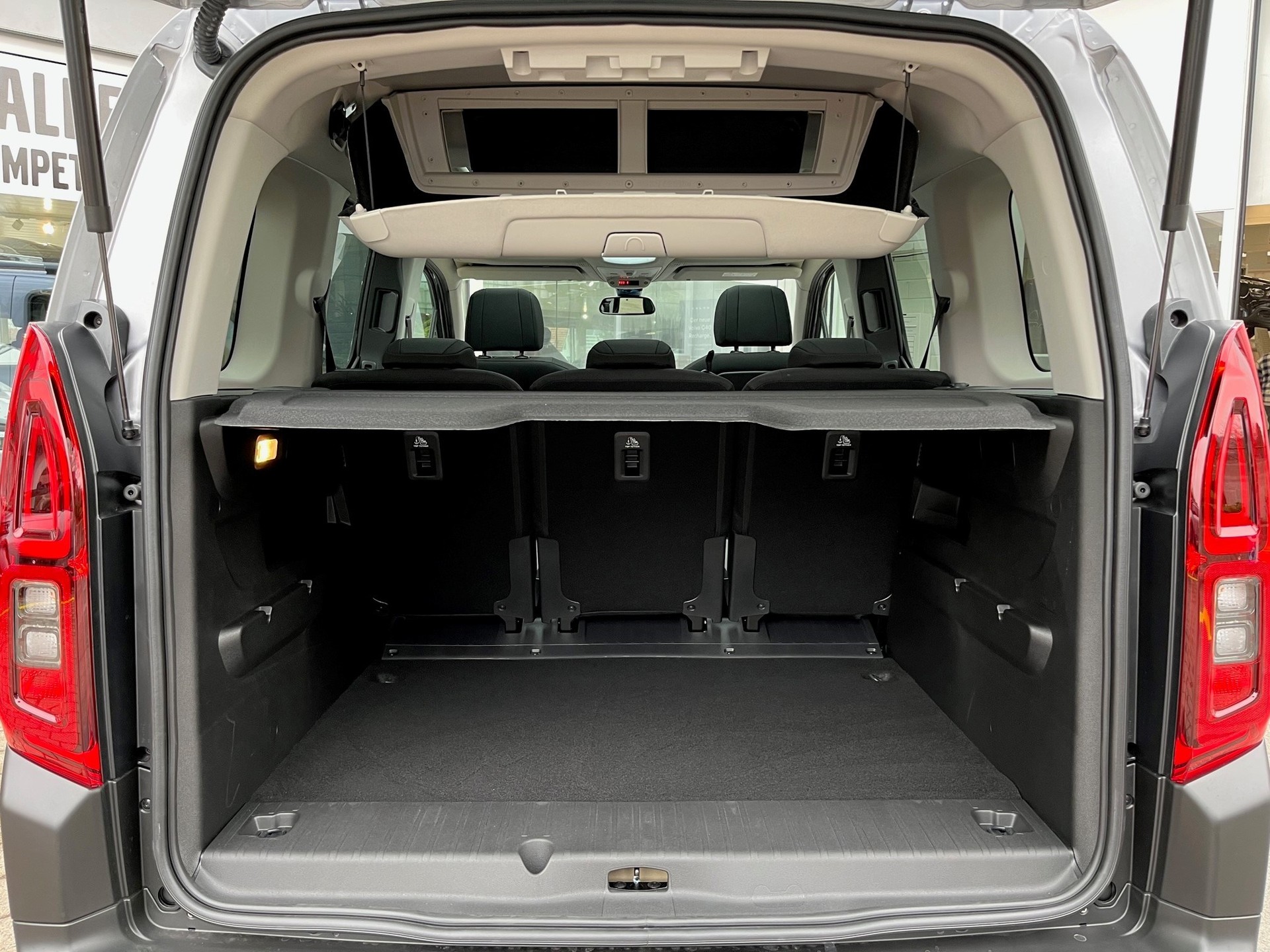 CITROEN e-Berlingo Shine-image-10