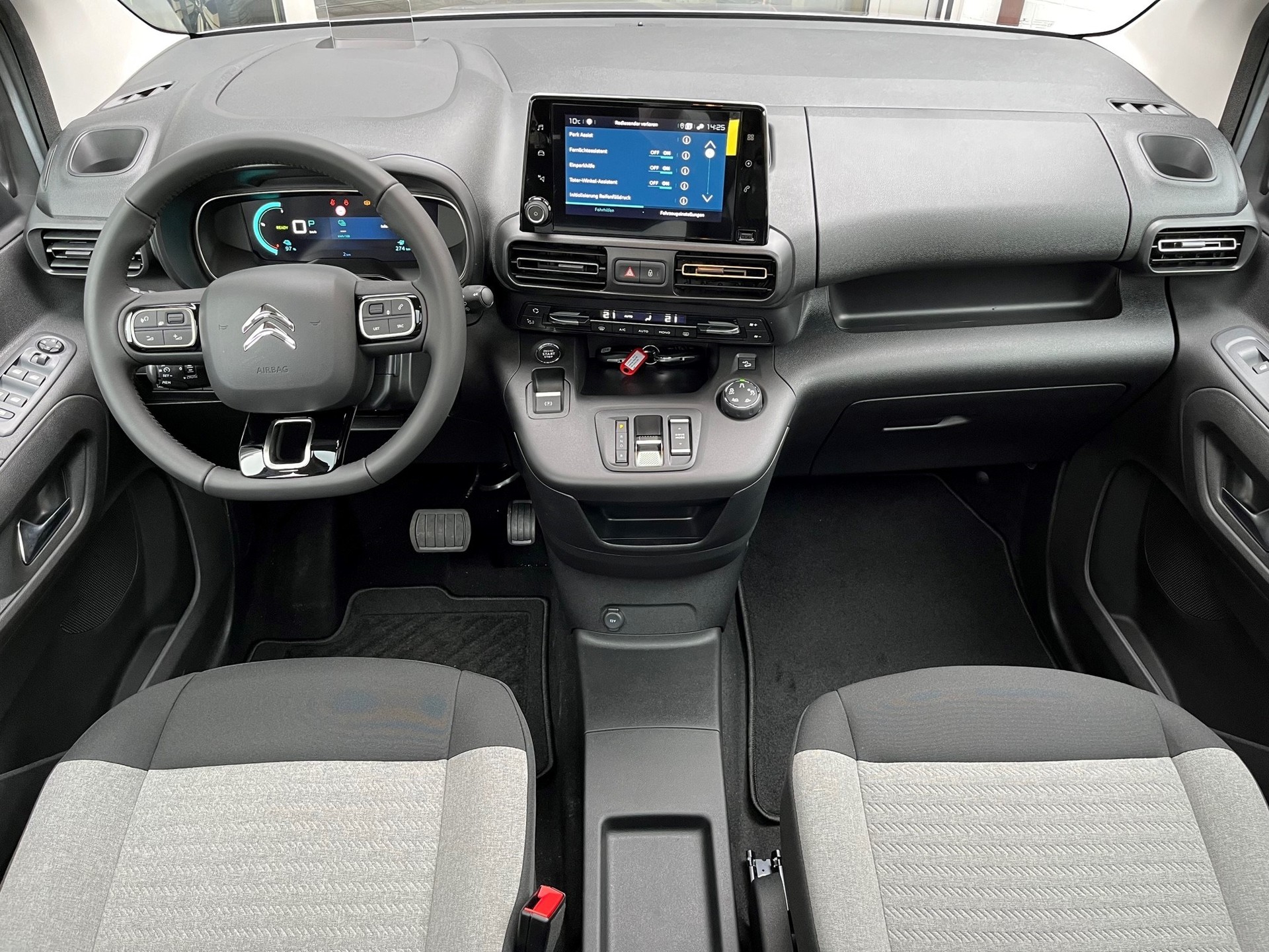 CITROEN e-Berlingo Shine-image-4