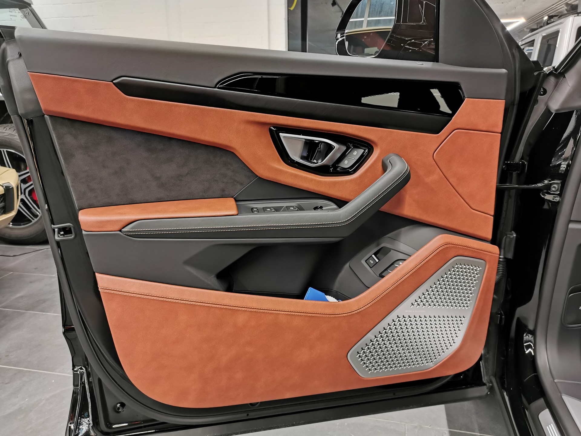 LAMBORGHINI S Urus S Performance Facelift CH-AUTO neueste Generation 666 PS Leasing ab 3.99%🇨đź‡-image-11