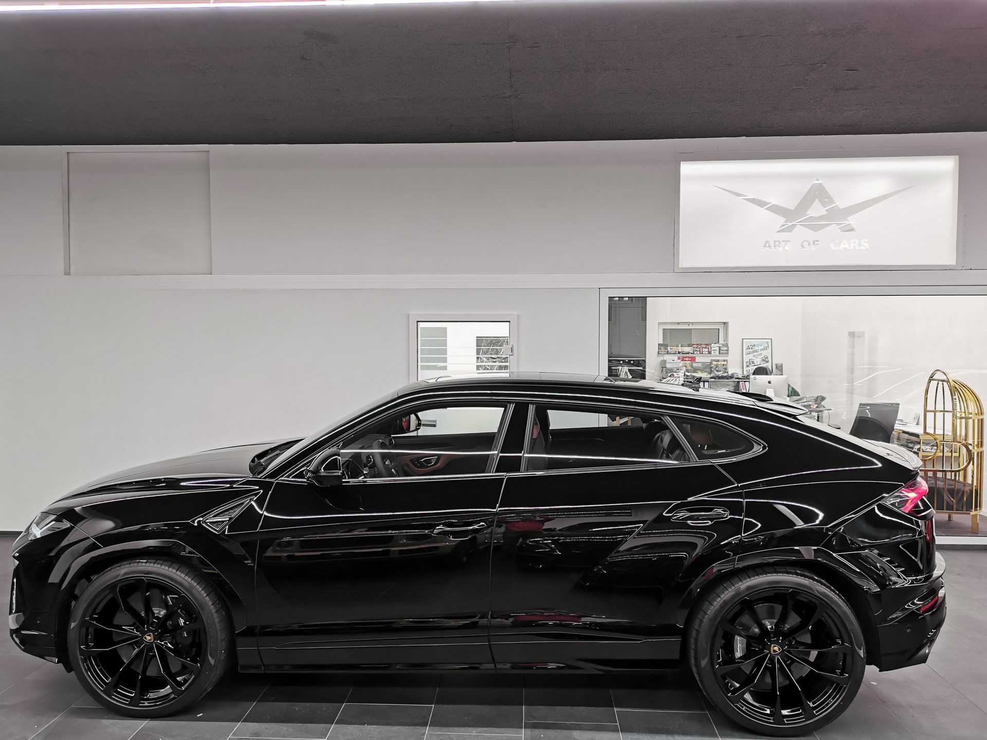 LAMBORGHINI S Urus S Performance Facelift CH-AUTO neueste Generation 666 PS Leasing ab 3.99%🇨đź‡-image-3