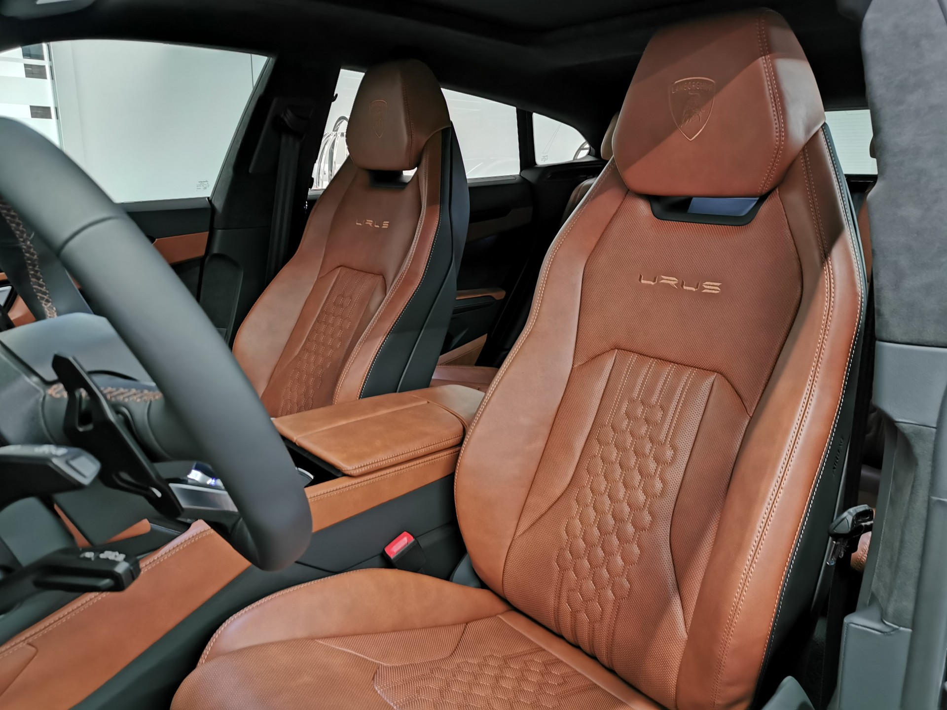 LAMBORGHINI S Urus S Performance Facelift CH-AUTO neueste Generation 666 PS Leasing ab 3.99%🇨đź‡-image-8